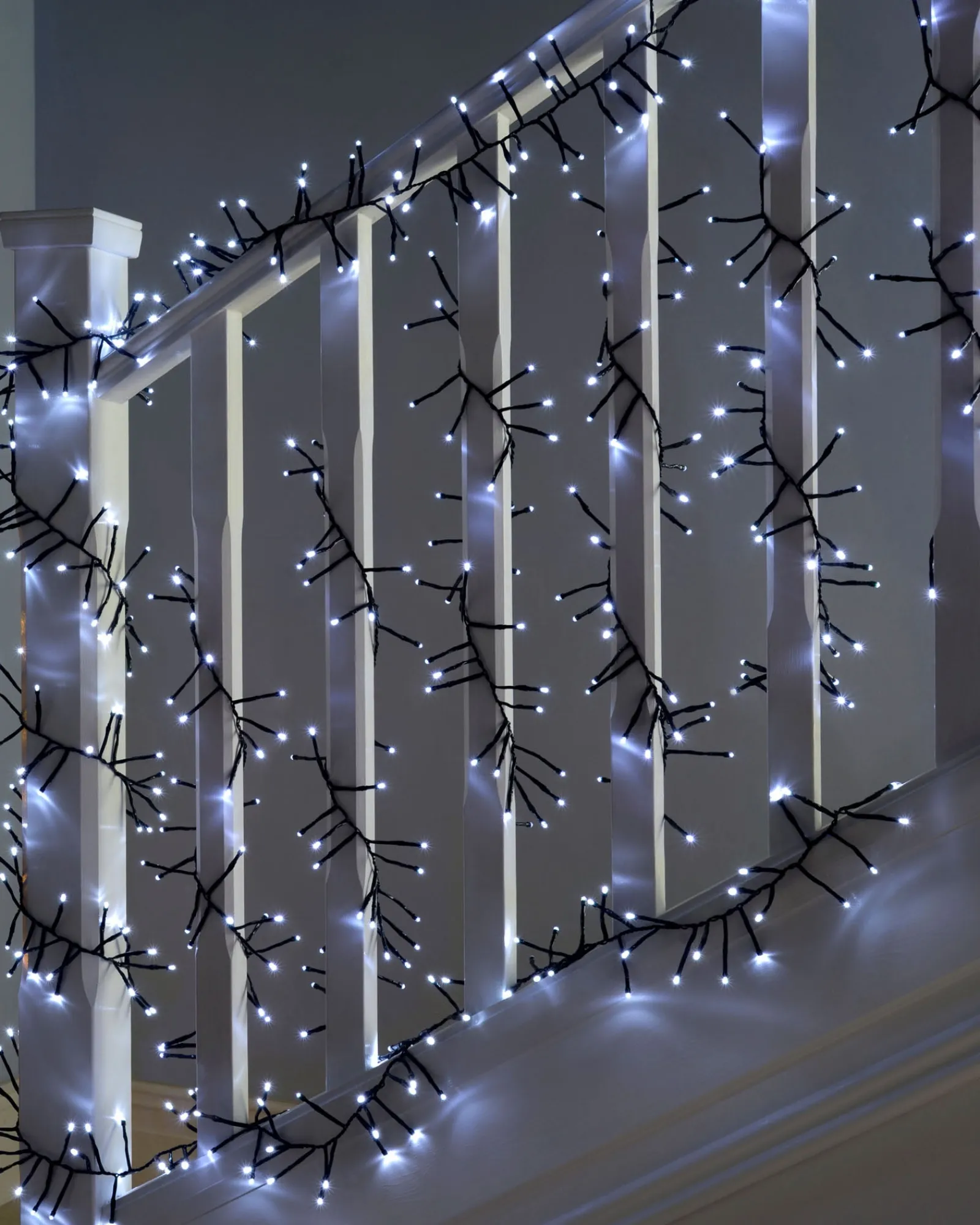 WeRChristmas 180 Chasing Cluster Light String, Bright White