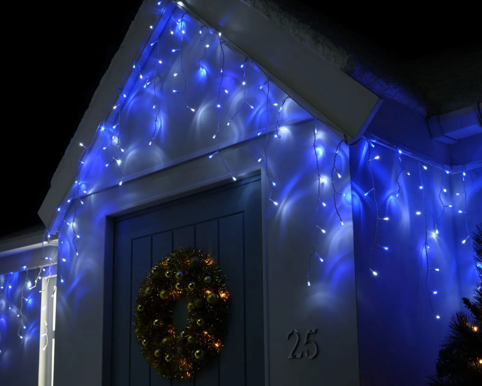 WeRChristmas 360 Icicle LED Light String, Blue/White, 8.8 M
