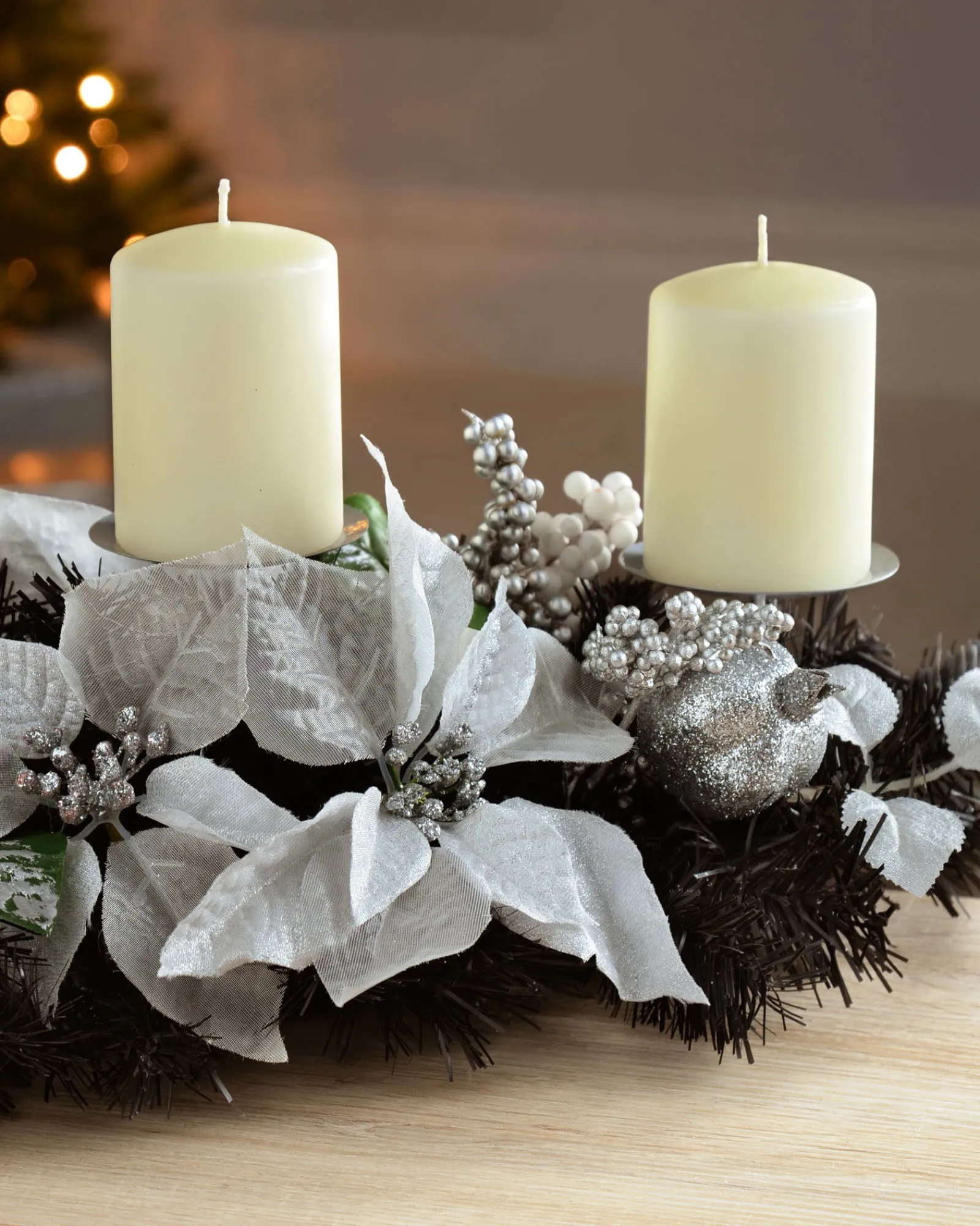 WeRChristmas 3 Pillar Decorated Candle Holder, Black/Silver