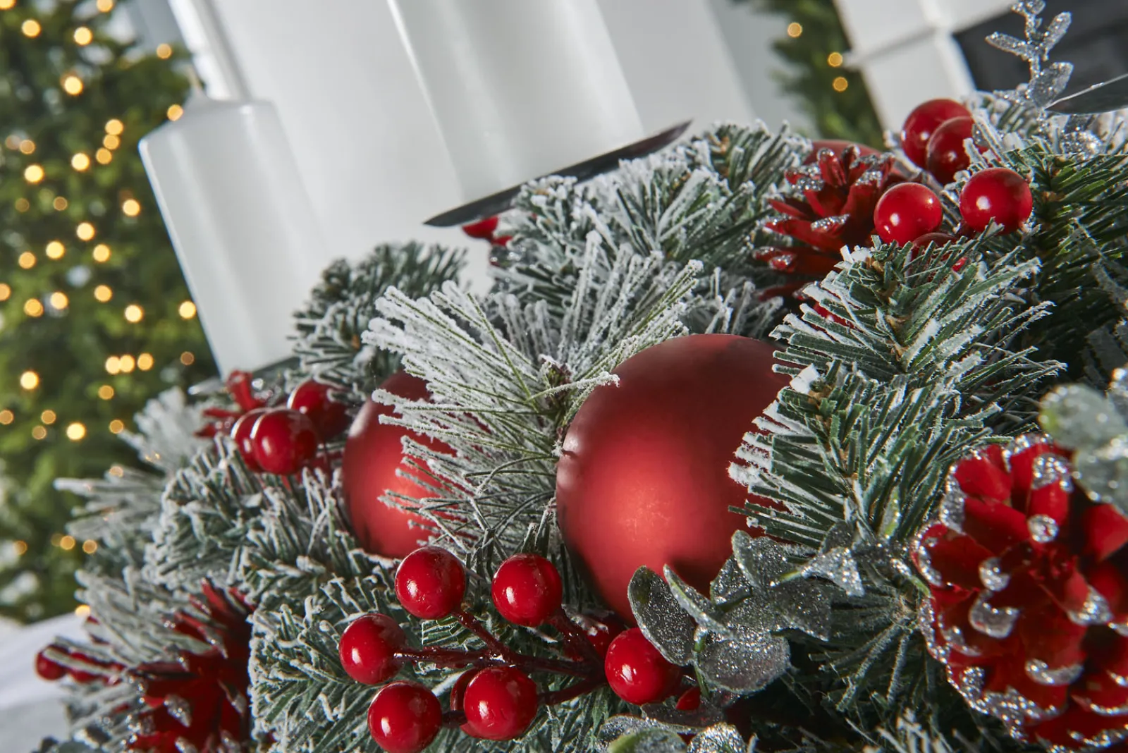 WeRChristmas 3 Pillar Decorated Garland Candle Holder, Frosted, 76 Cm