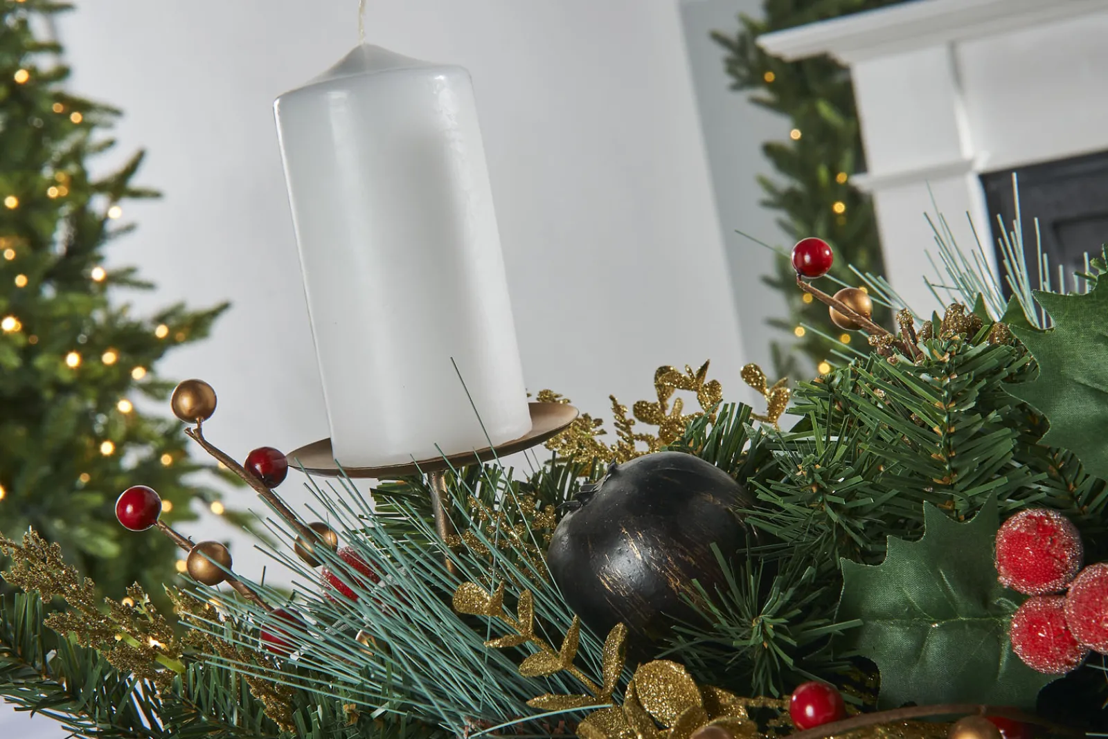 WeRChristmas 3 Pillar Decorated Garland Candle Holder, 76 Cm
