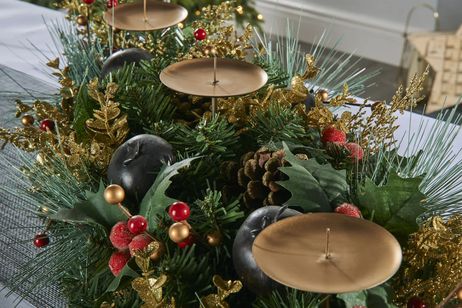 WeRChristmas 3 Pillar Decorated Garland Candle Holder, 76 Cm