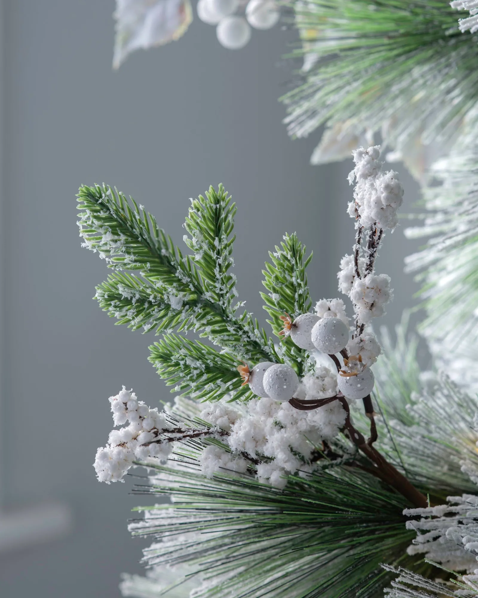 WeRChristmas Artificial Berries Pick, White, 31 Cm