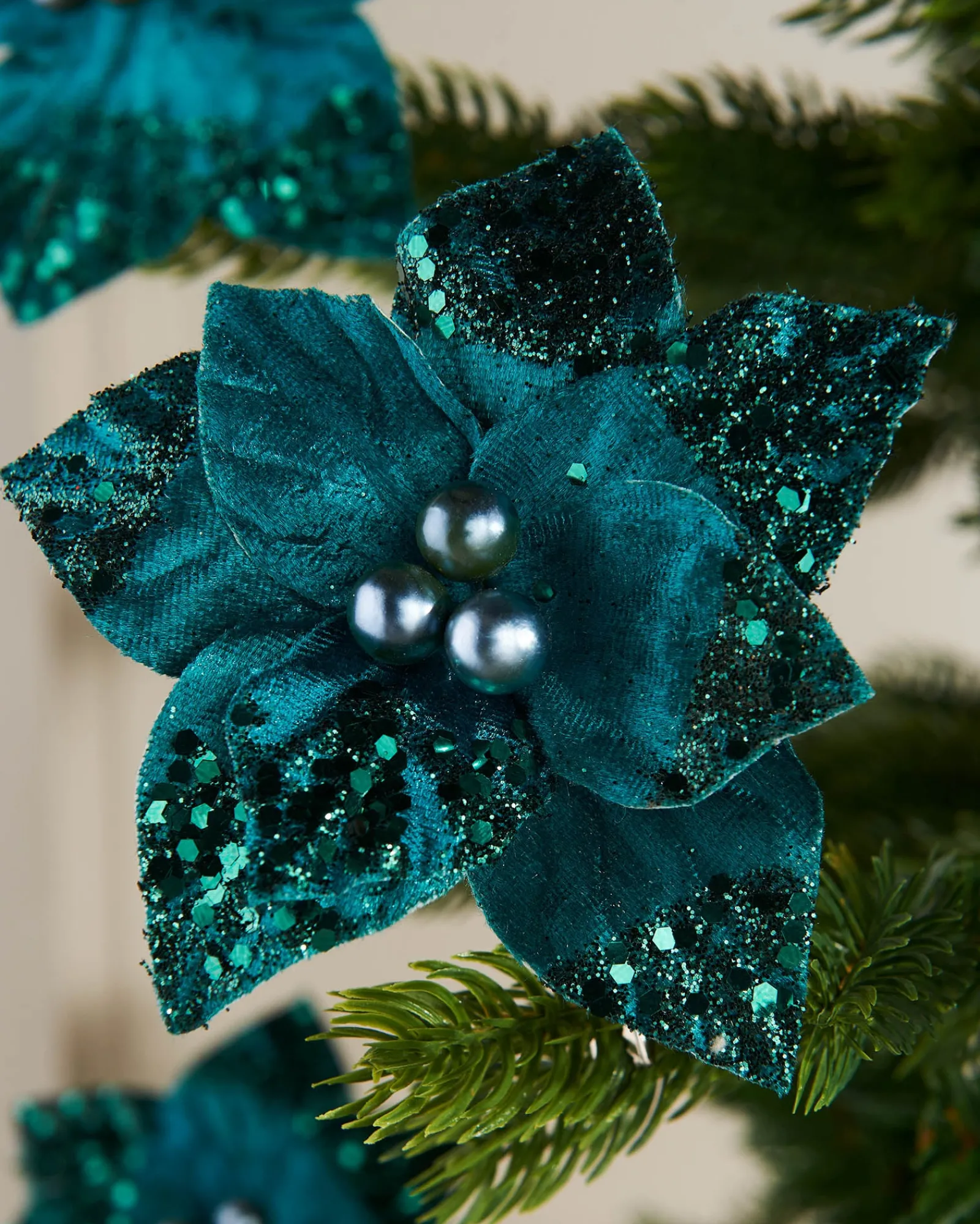 WeRChristmas Artificial Emerald Poinsettia Flower With Clip, 3 Pack, 12 Cm