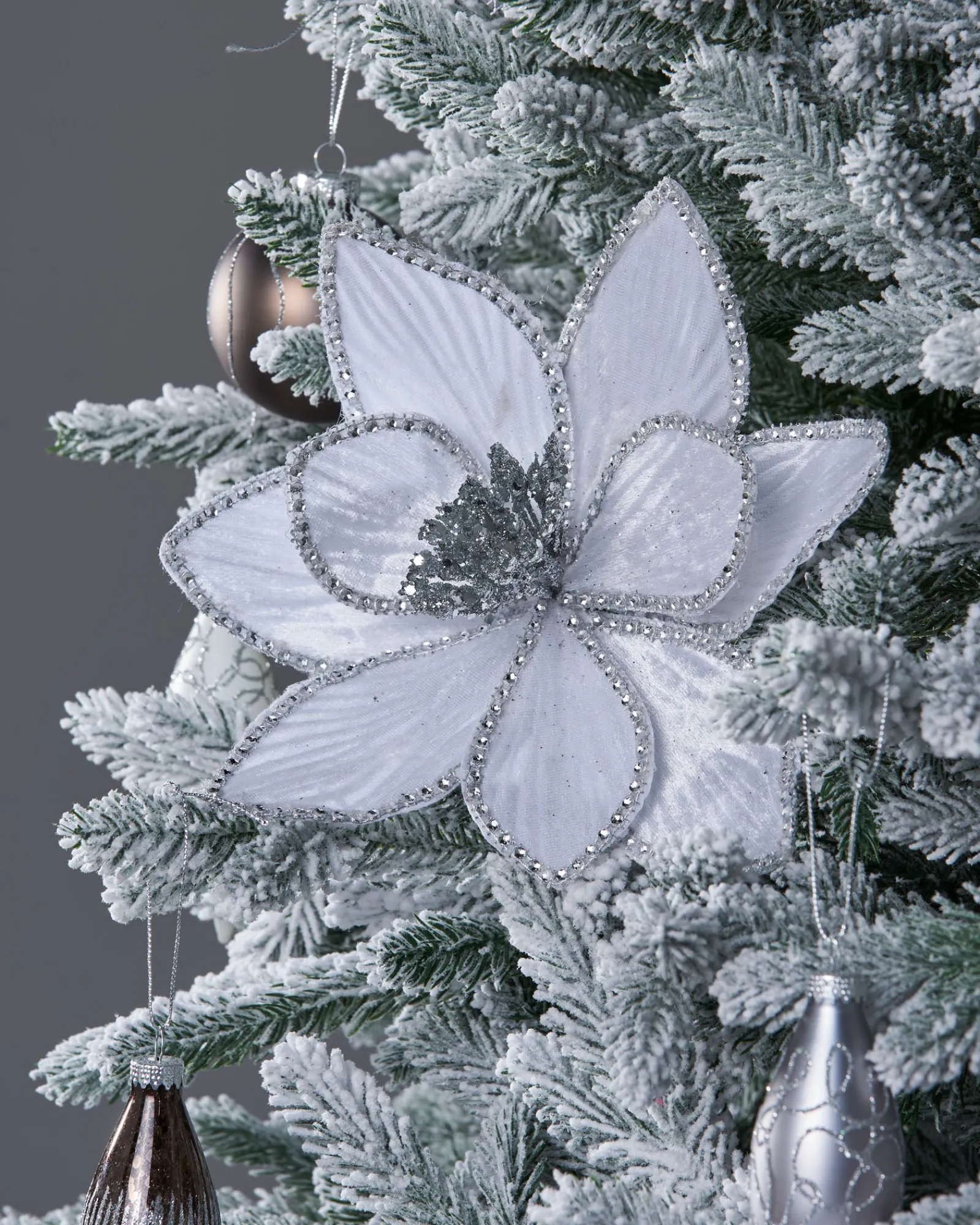 WeRChristmas Artificial Poinsettia Flower, White, 24 Cm