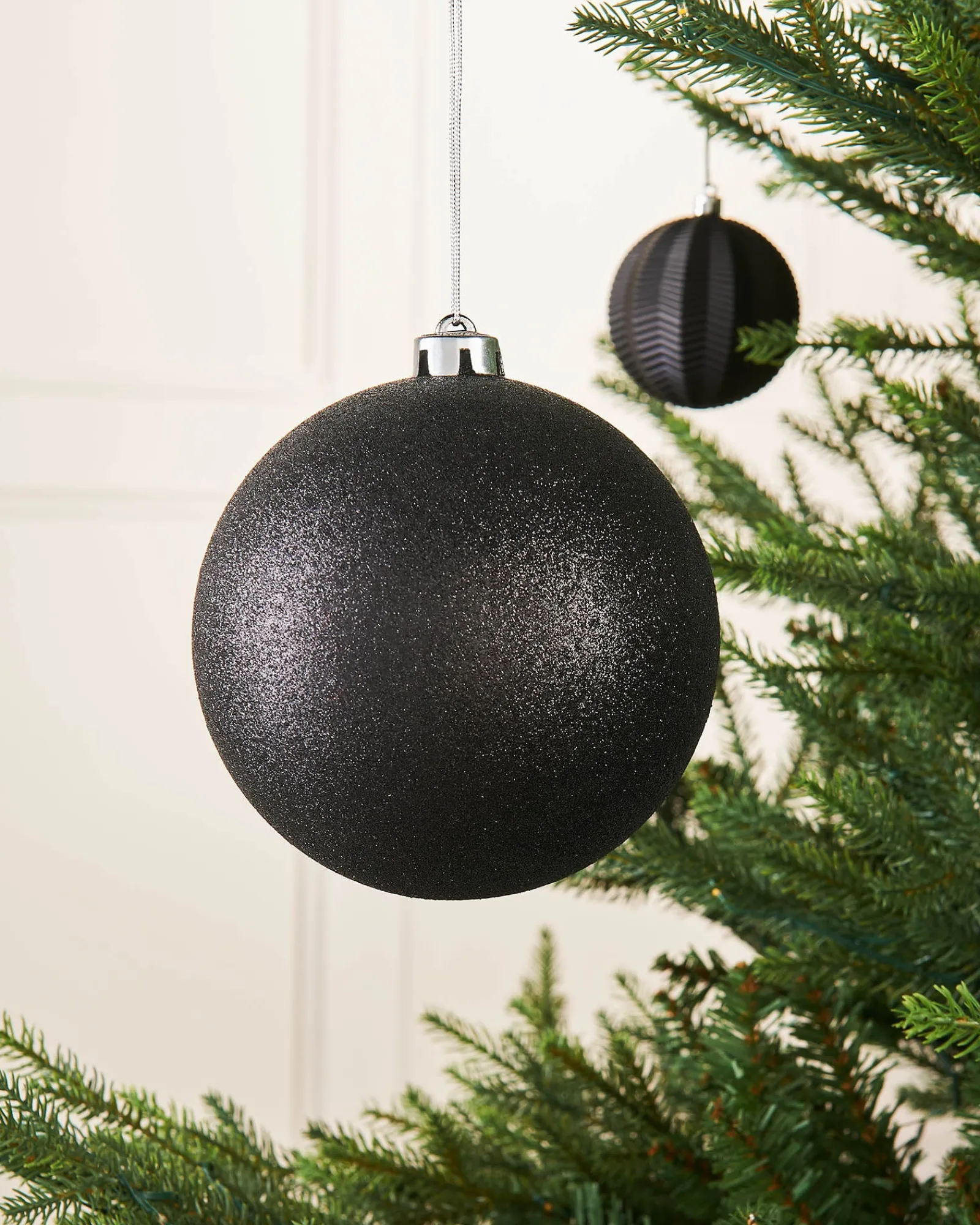WeRChristmas Black Large Glitter Shatterproof Bauble, 15 Cm