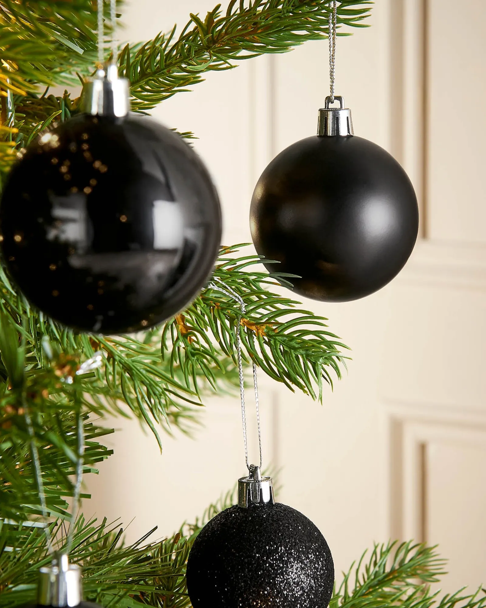 WeRChristmas Black Shatterproof Bauble, 50 Pack
