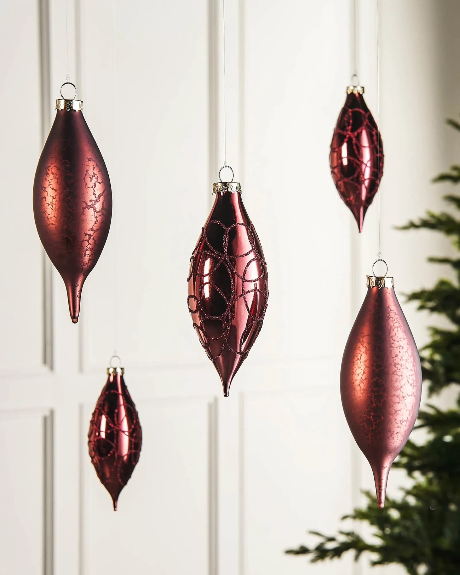 WeRChristmas Burgundy Glass Baubles, 5 Pack, 15 Cm