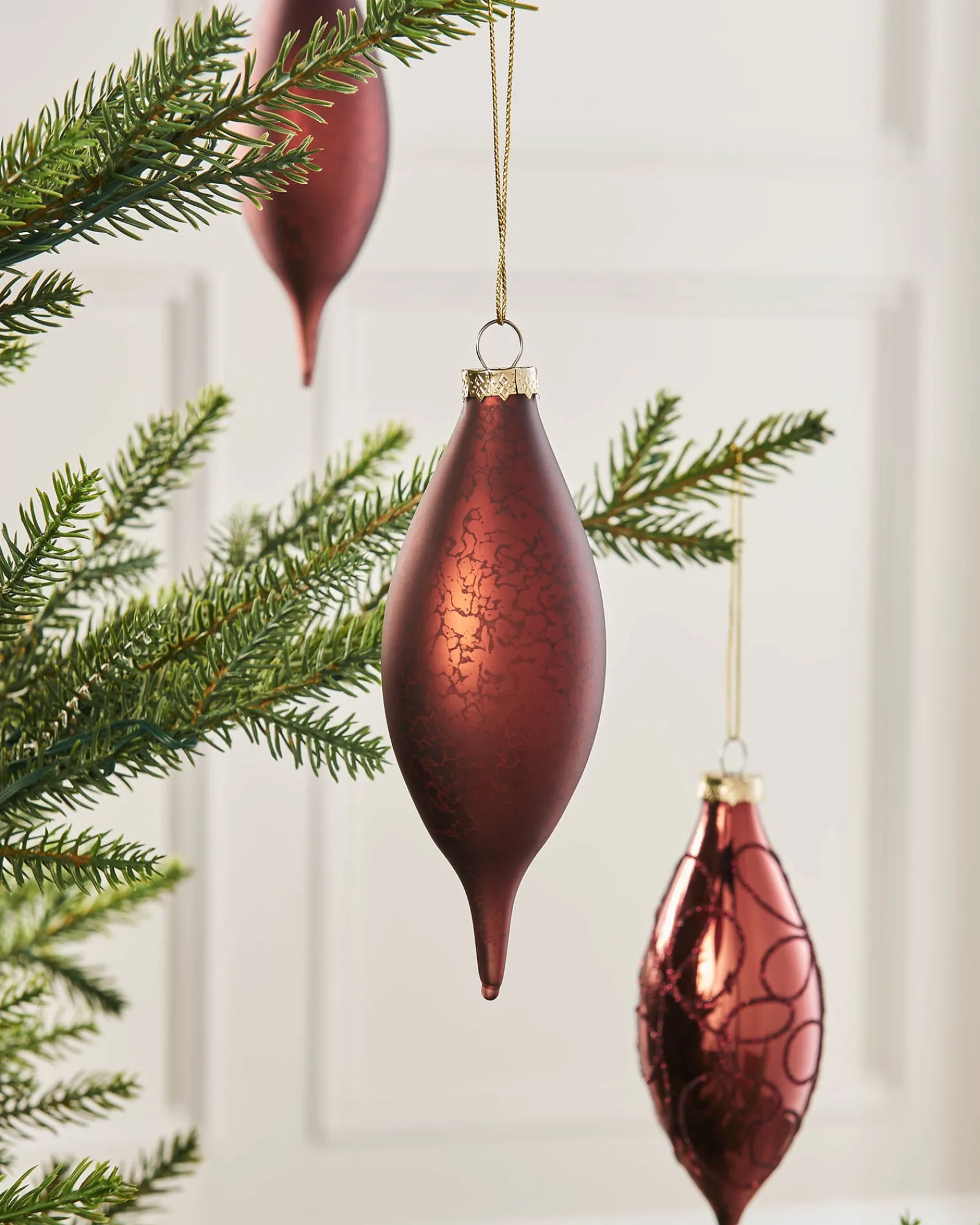 WeRChristmas Burgundy Glass Baubles, 5 Pack, 15 Cm
