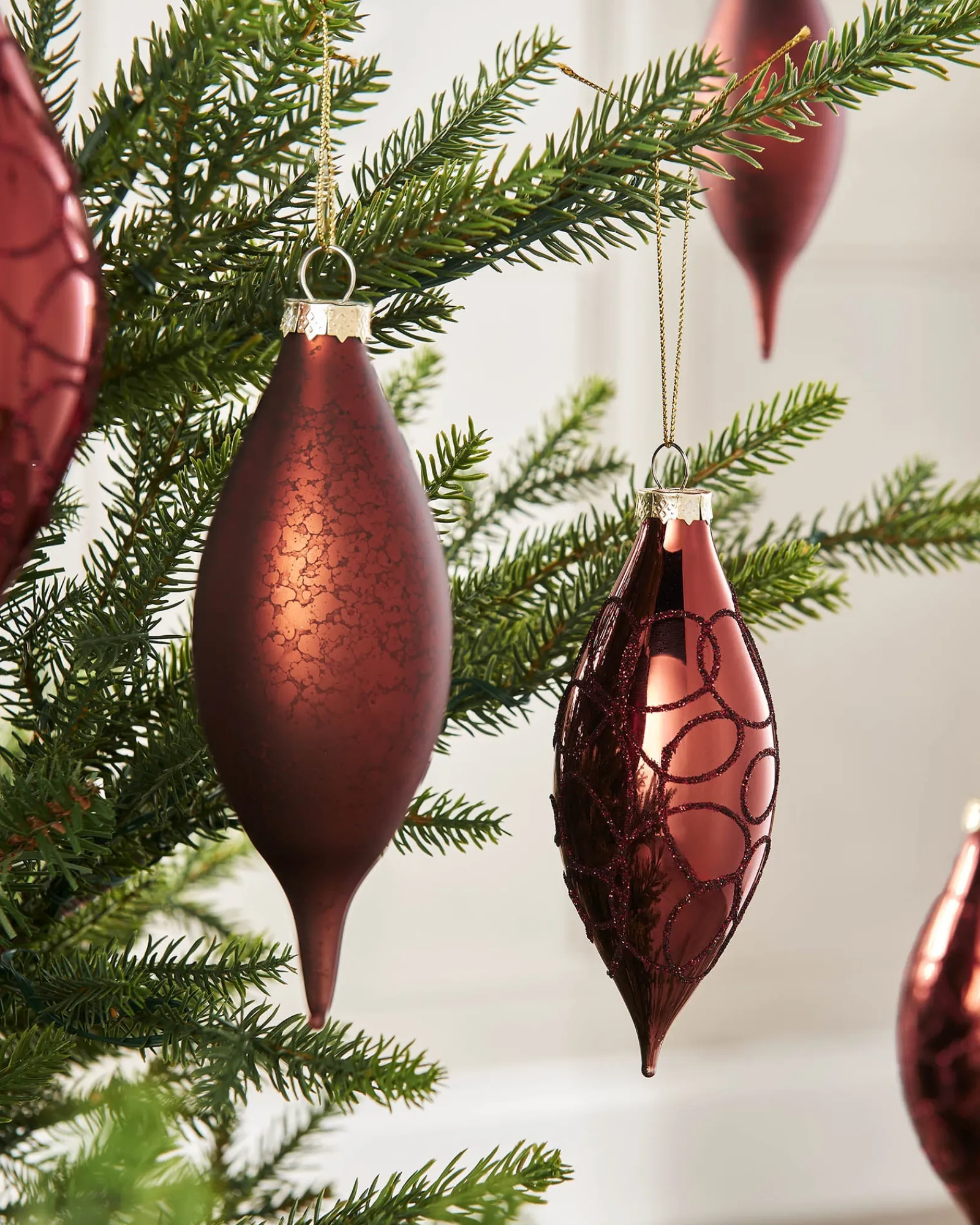 WeRChristmas Burgundy Glass Baubles, 5 Pack, 15 Cm