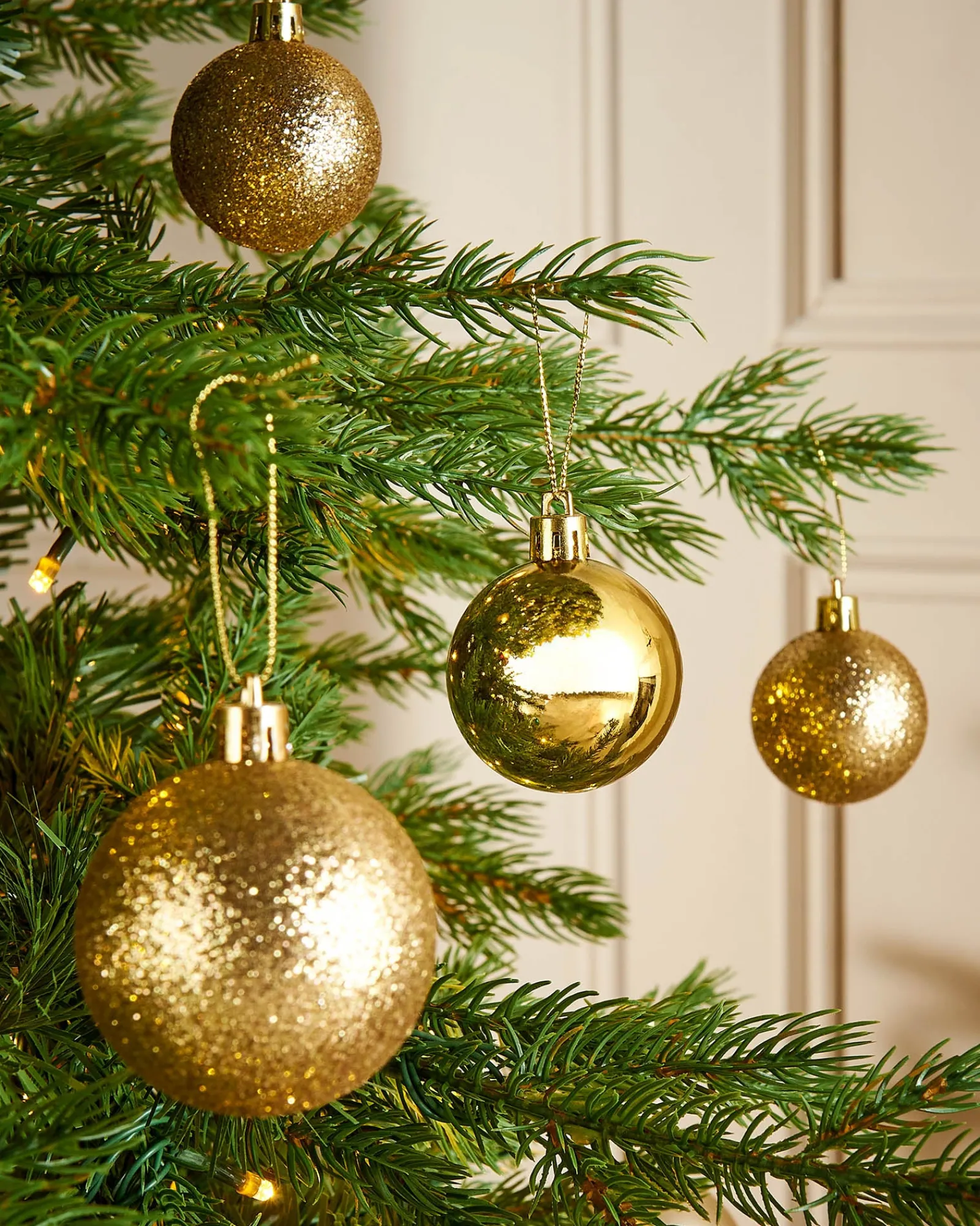 WeRChristmas Christmas Gold Shatterproof Bauble, 50 Pack