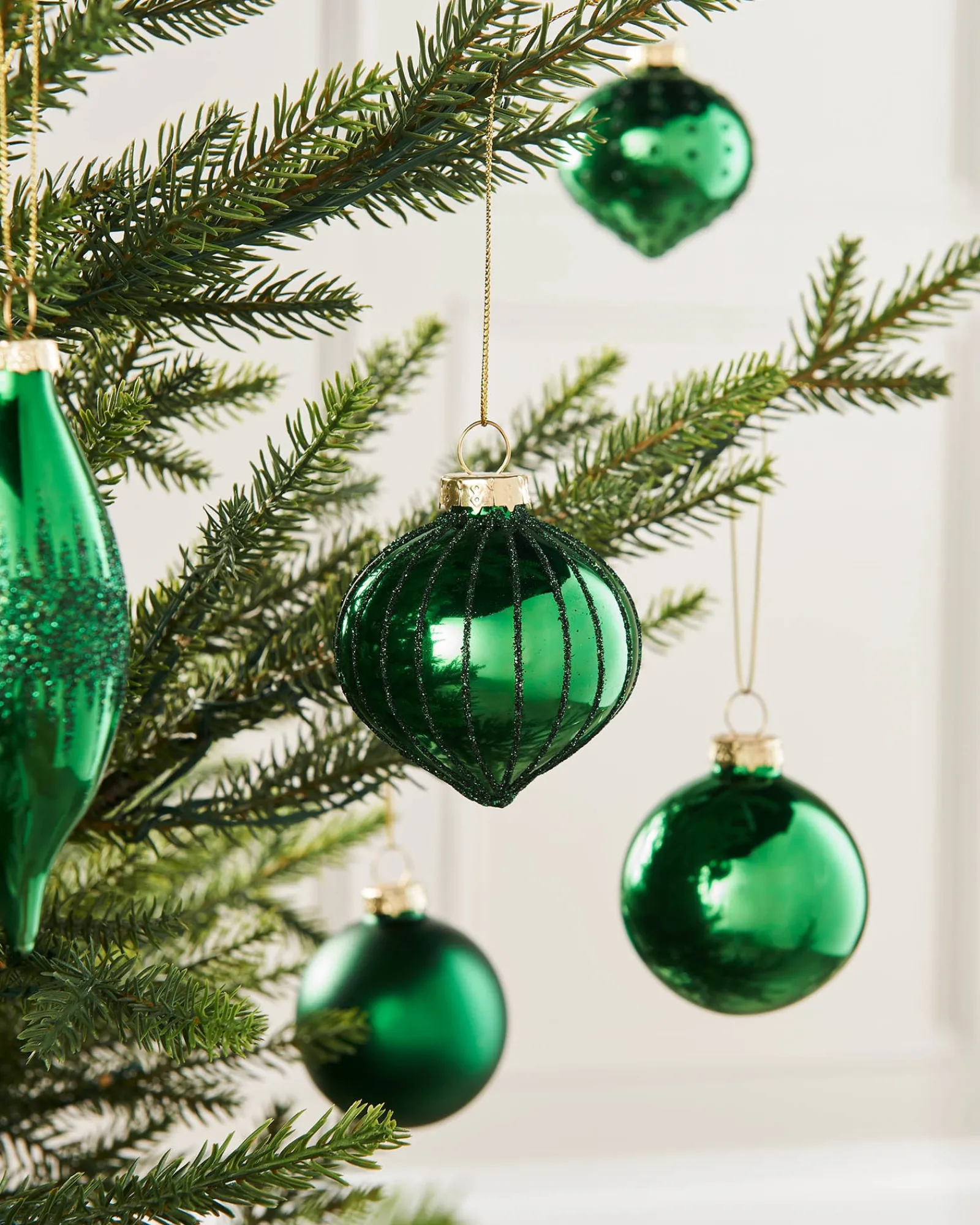 WeRChristmas Christmas Green Glass Baubles, 20 Pack