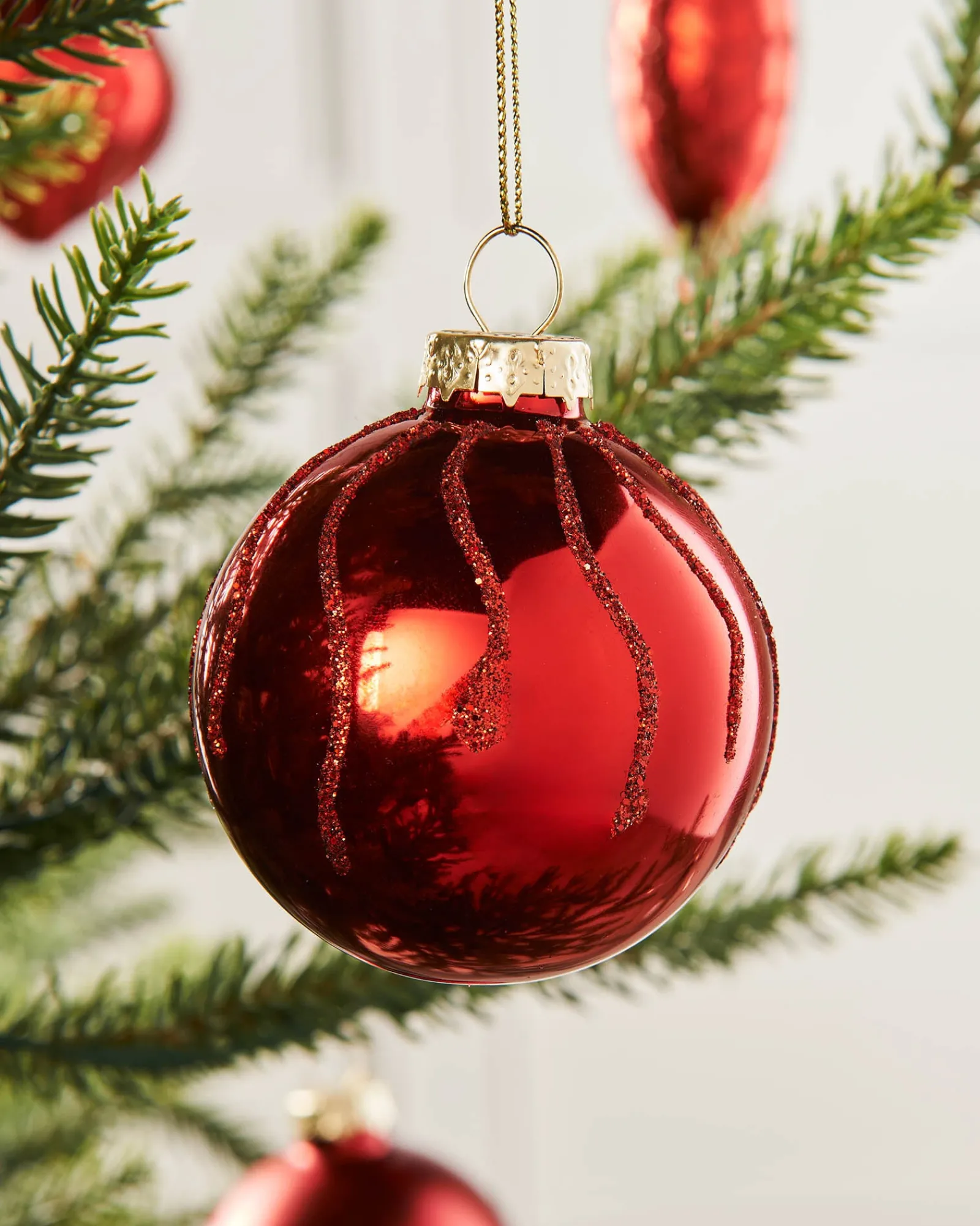 WeRChristmas Christmas Red Glass Baubles, 20 Pack