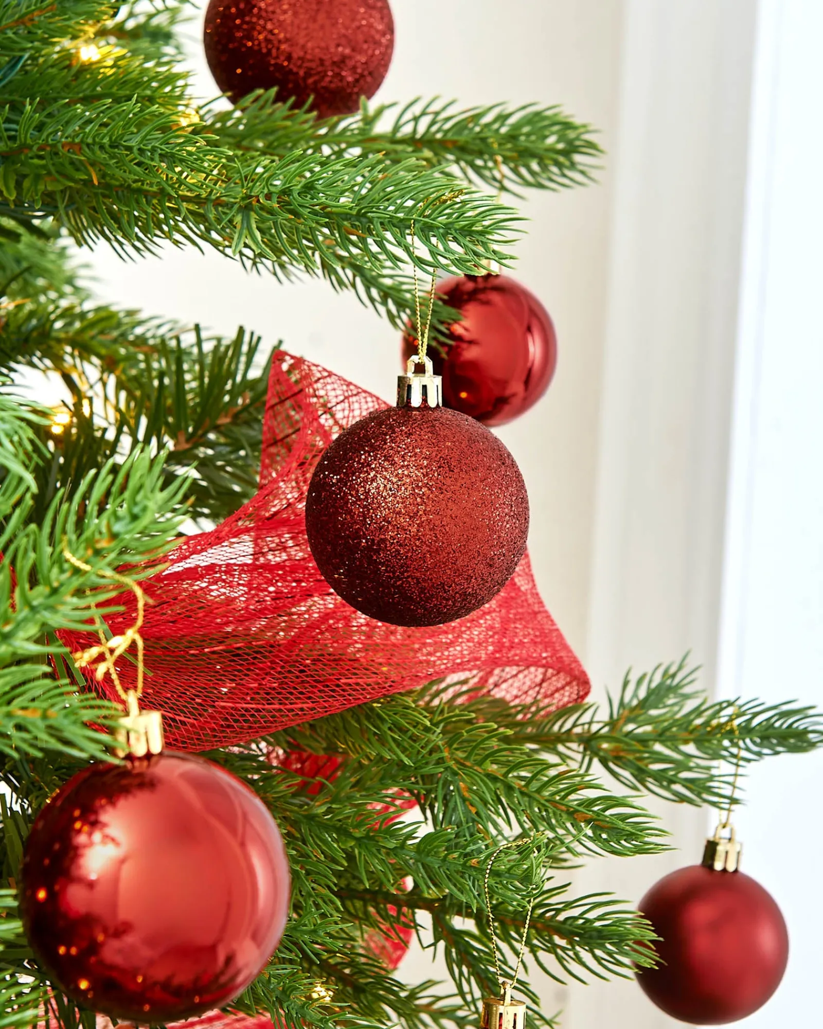 WeRChristmas Christmas Red Shatterproof Bauble, 50 Pack