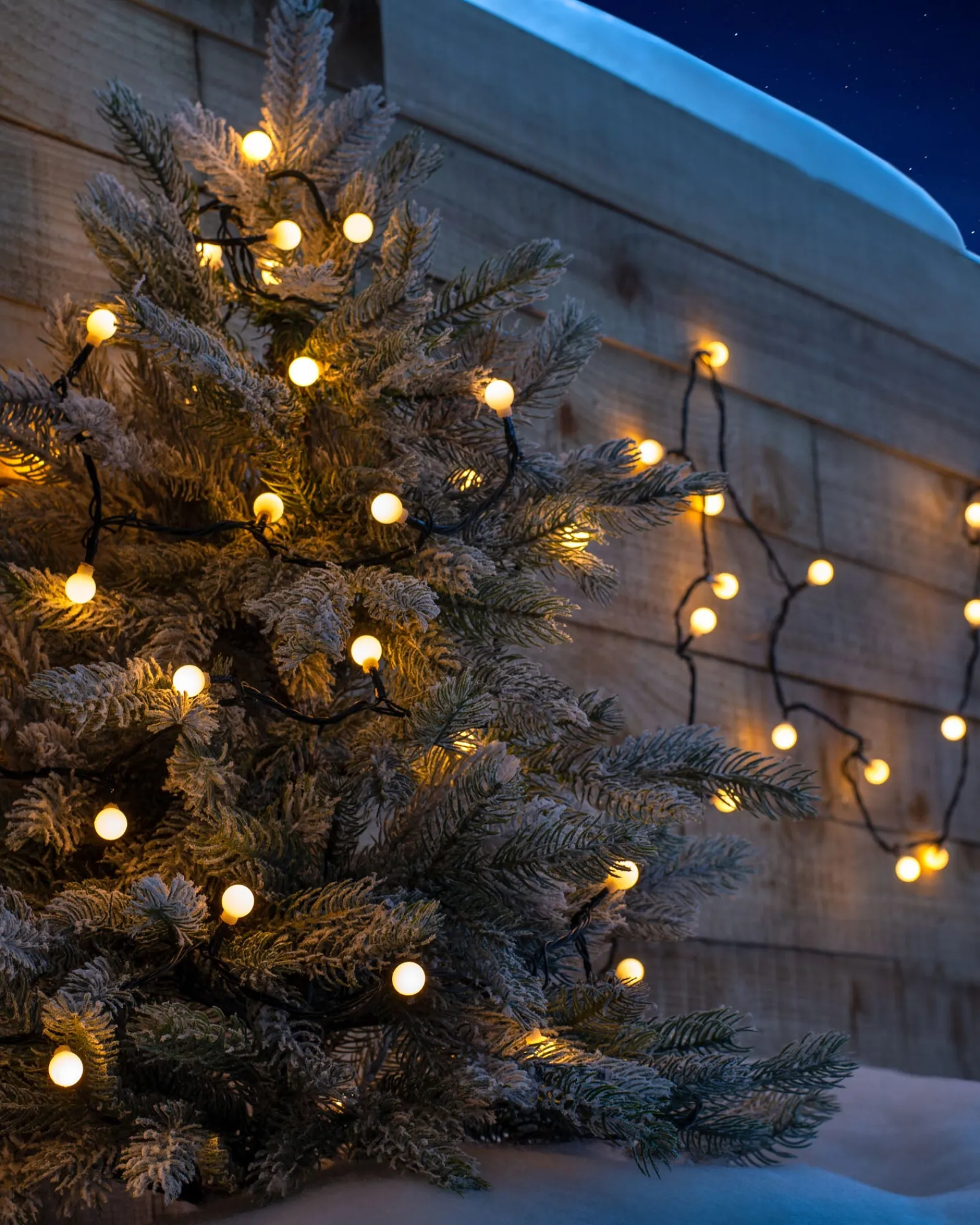 WeRChristmas Connectable Berry 50 LED Light String, Warm White