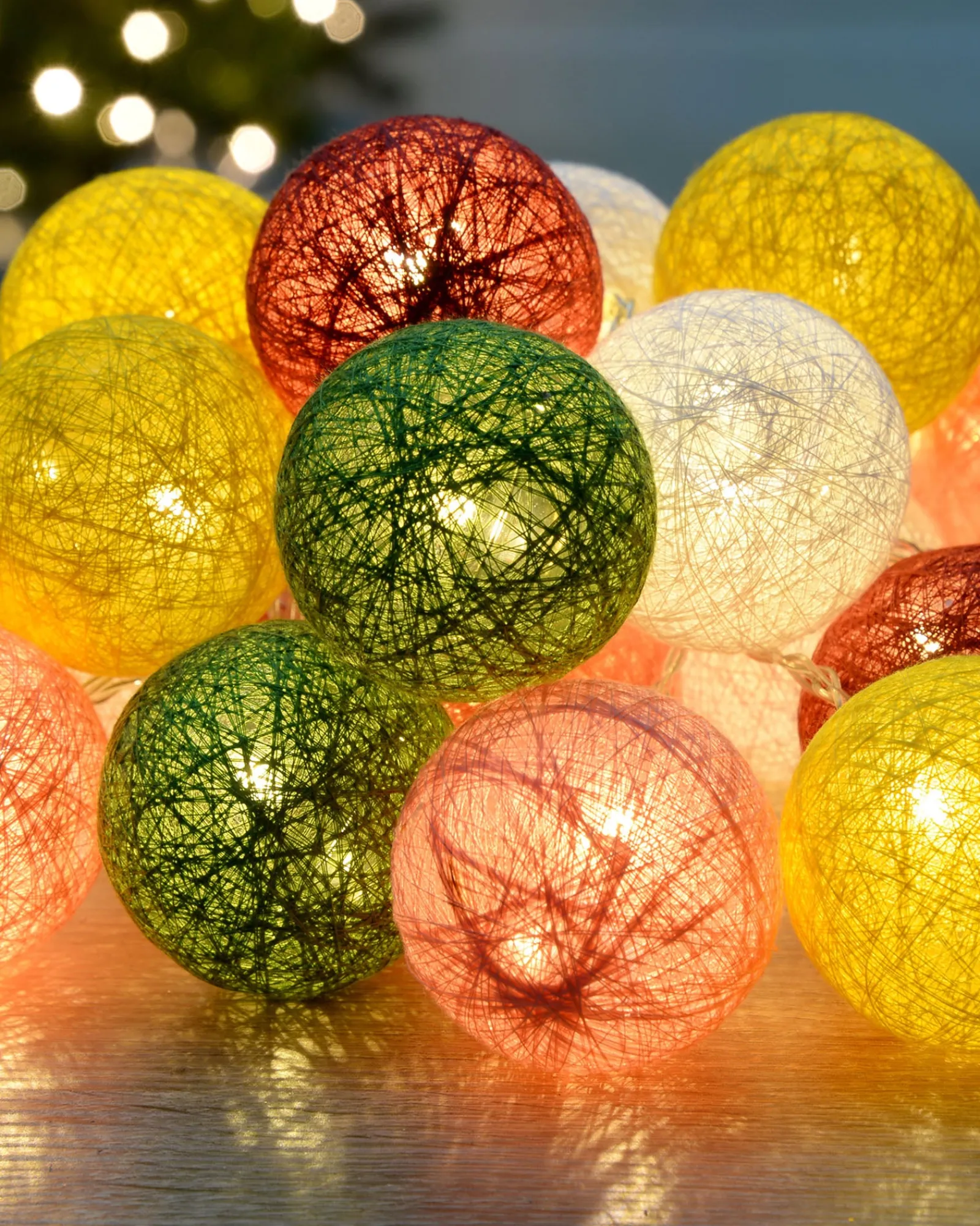 WeRChristmas Cotton Ball 20 LED Light String, 1.5 M