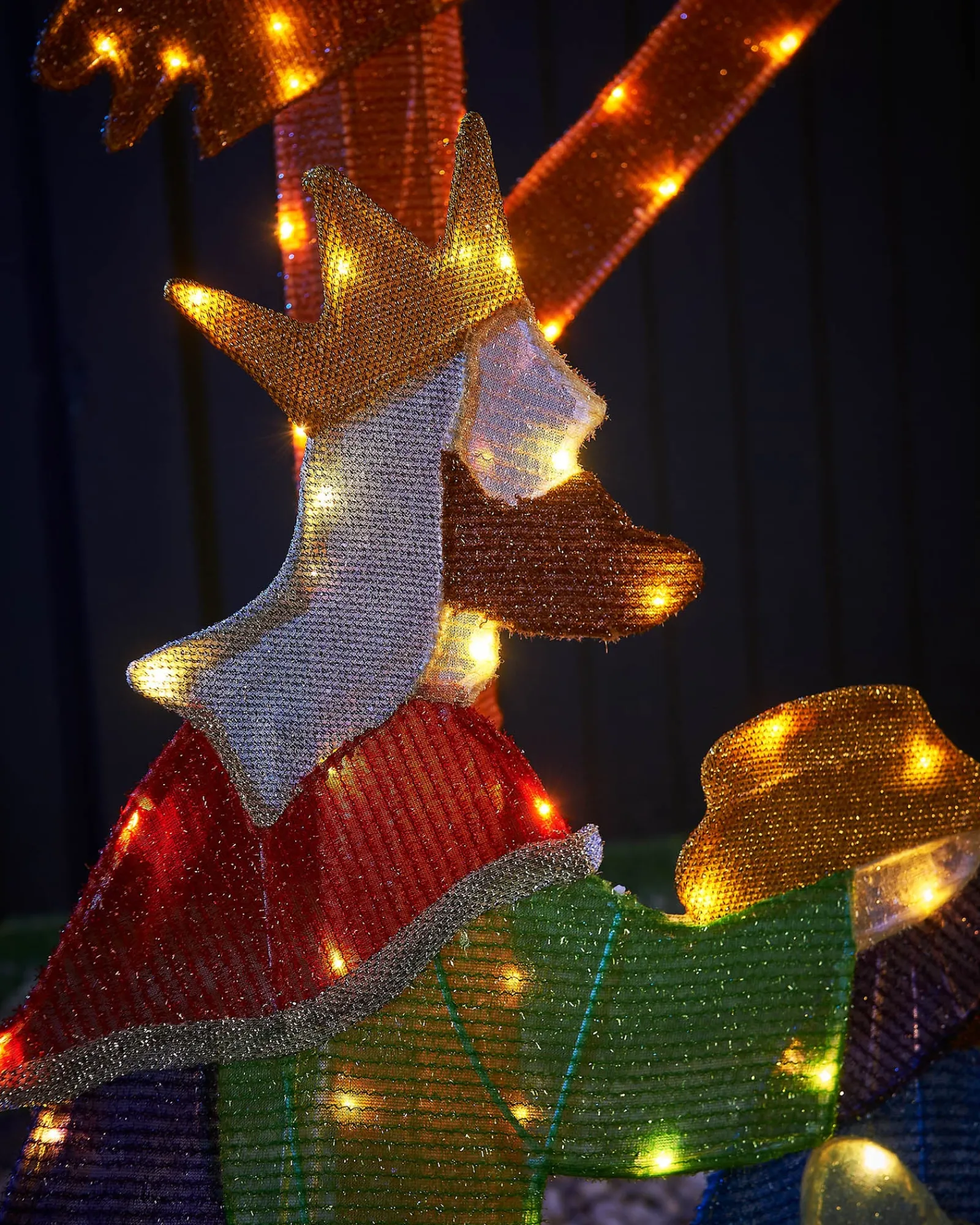 WeRChristmas 2D Tinsel Nativity Scene Silhouette