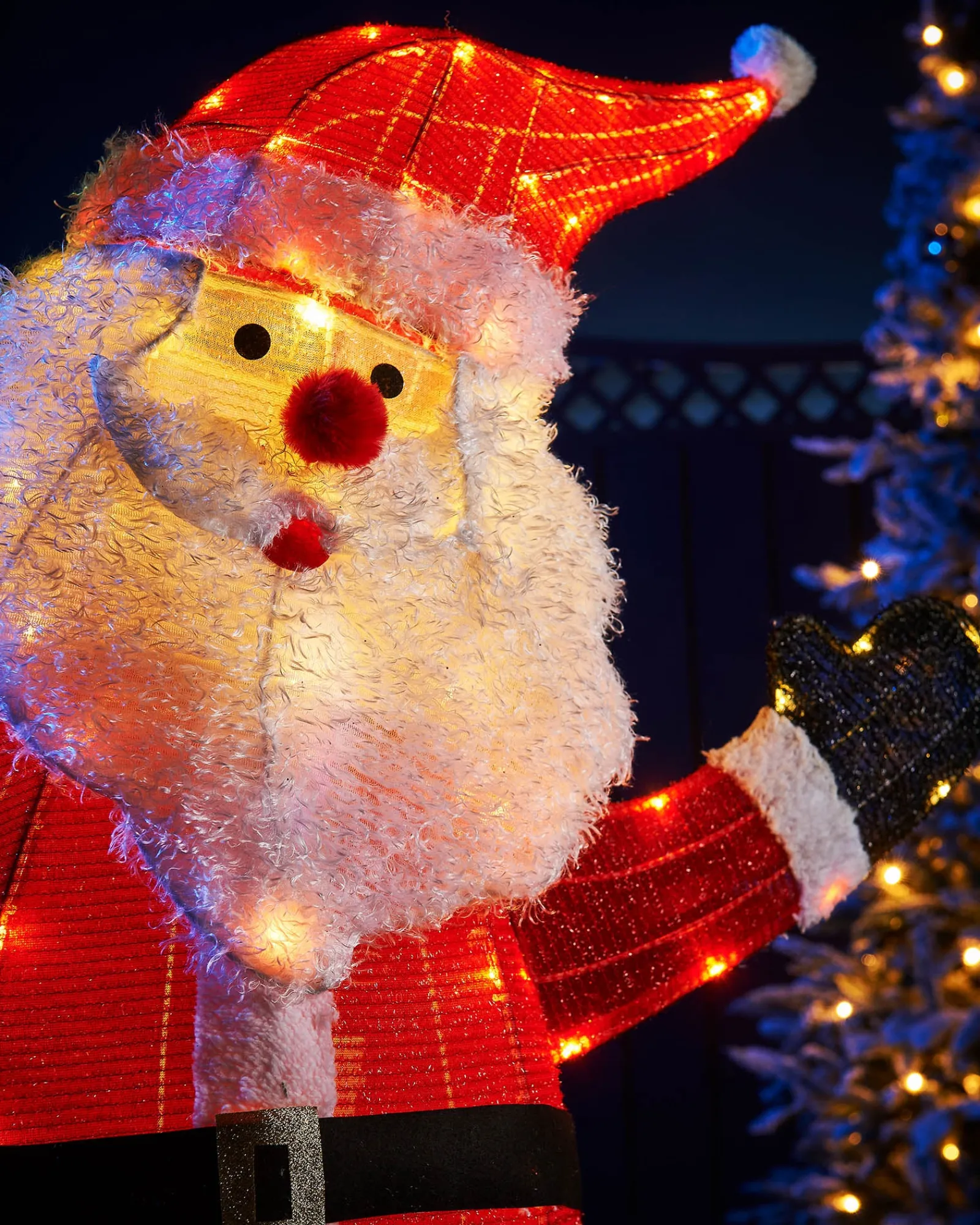 WeRChristmas 3D Tinsel Santa With Gift Box Silhouette