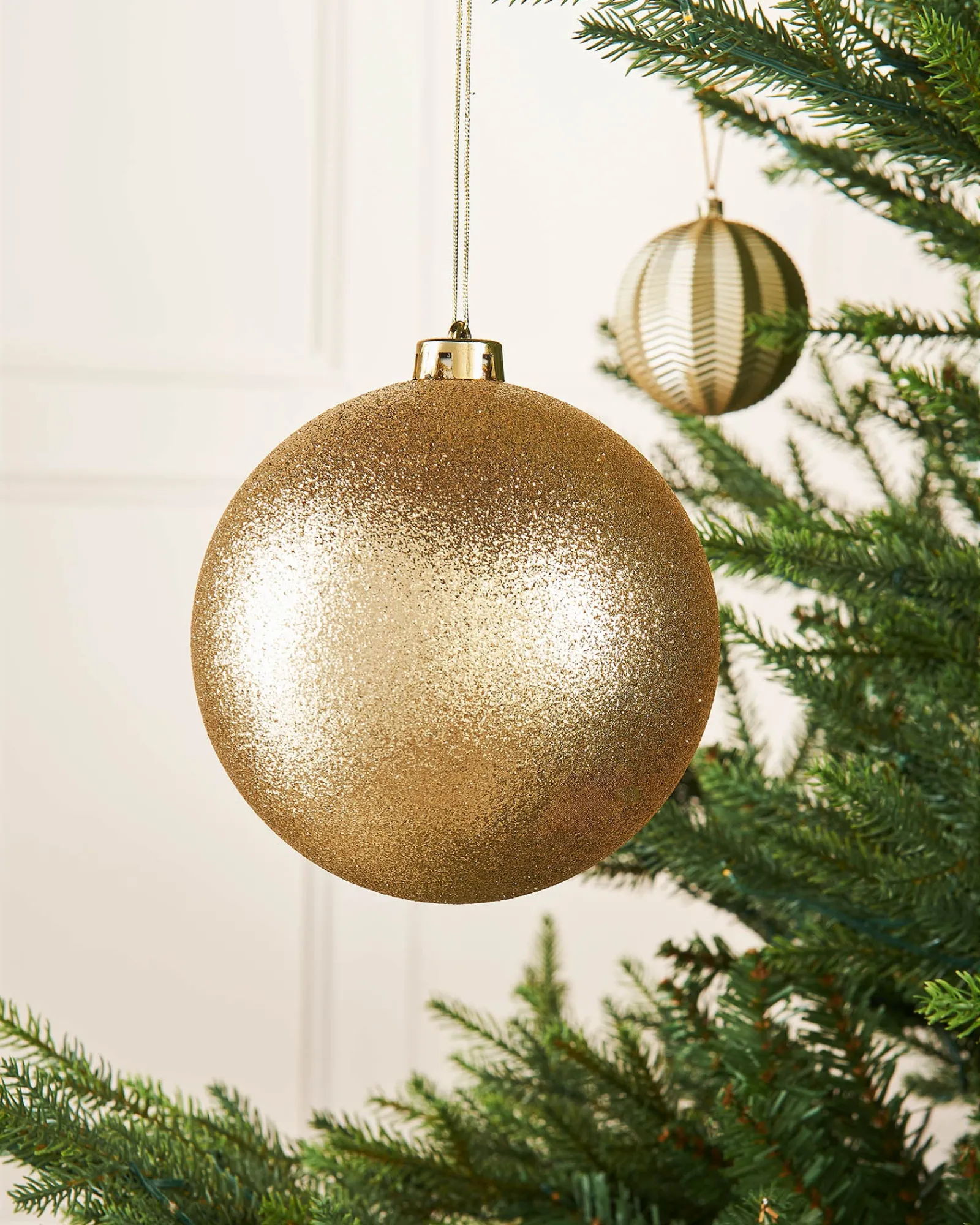 WeRChristmas Gold Large Glitter Shatterproof Bauble, 15 Cm