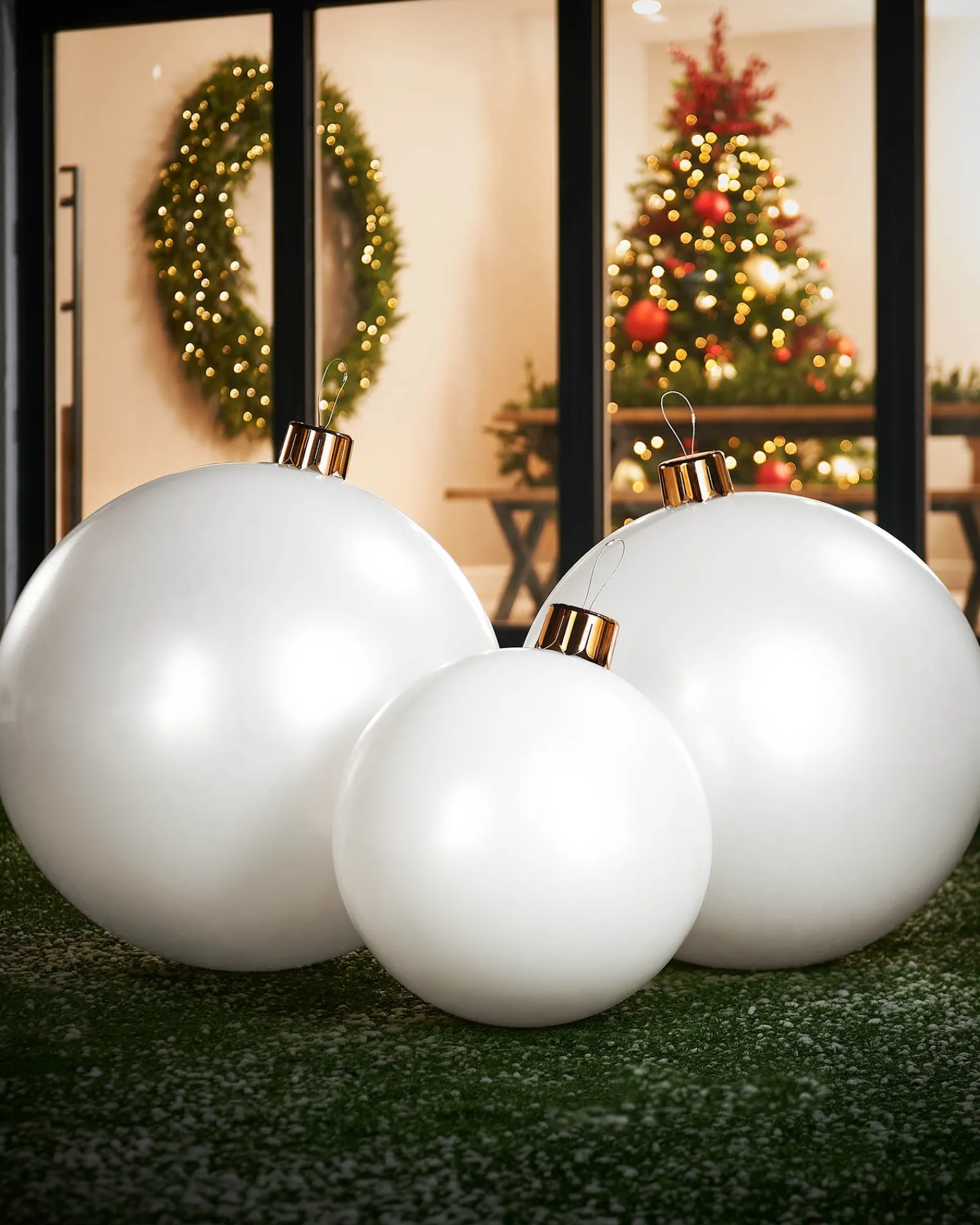 WeRChristmas Inflatable Christmas Bauble, White , 45 Cm