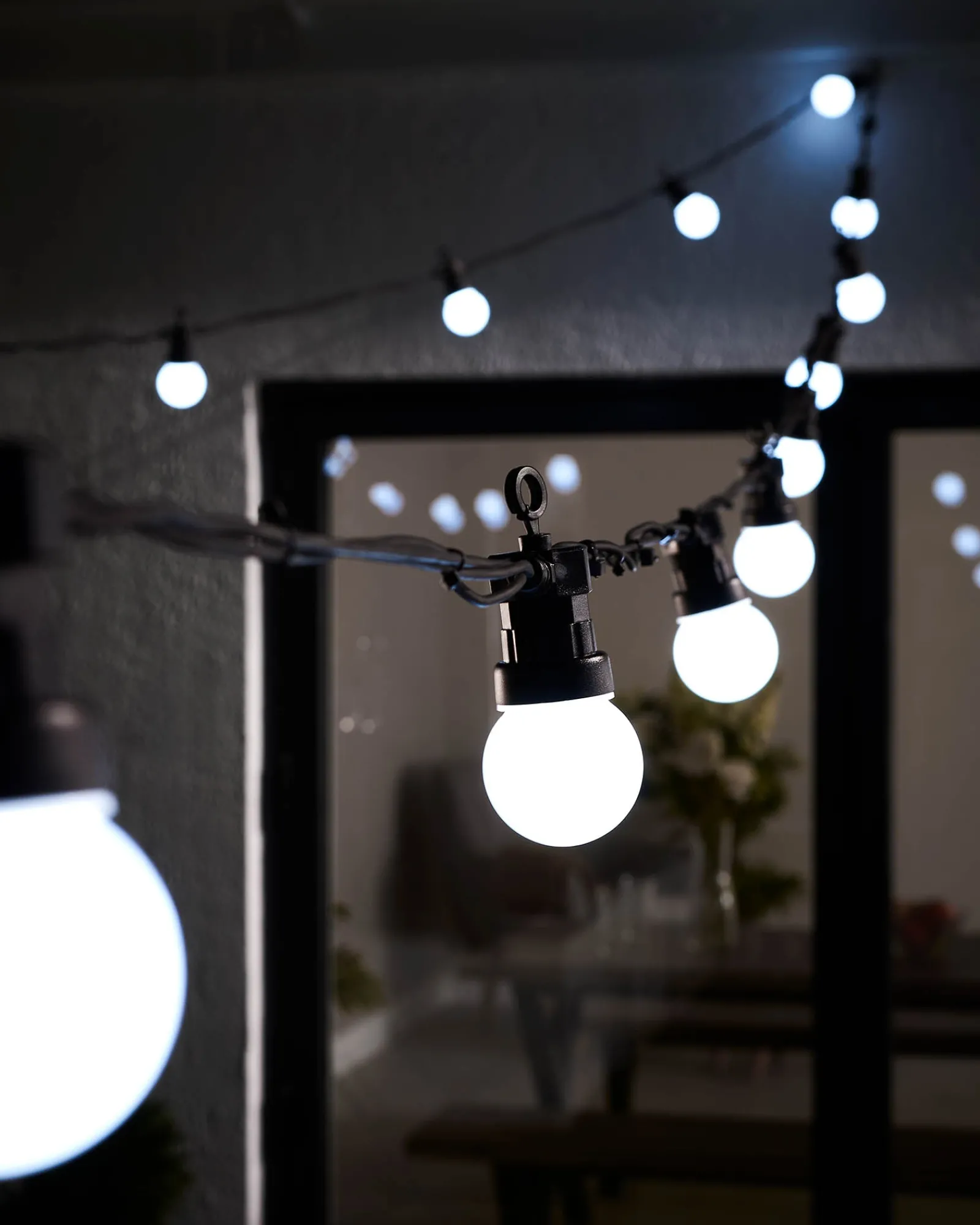 WeRChristmas LINK PRO LED Festoon Lights, Black Cable, White
