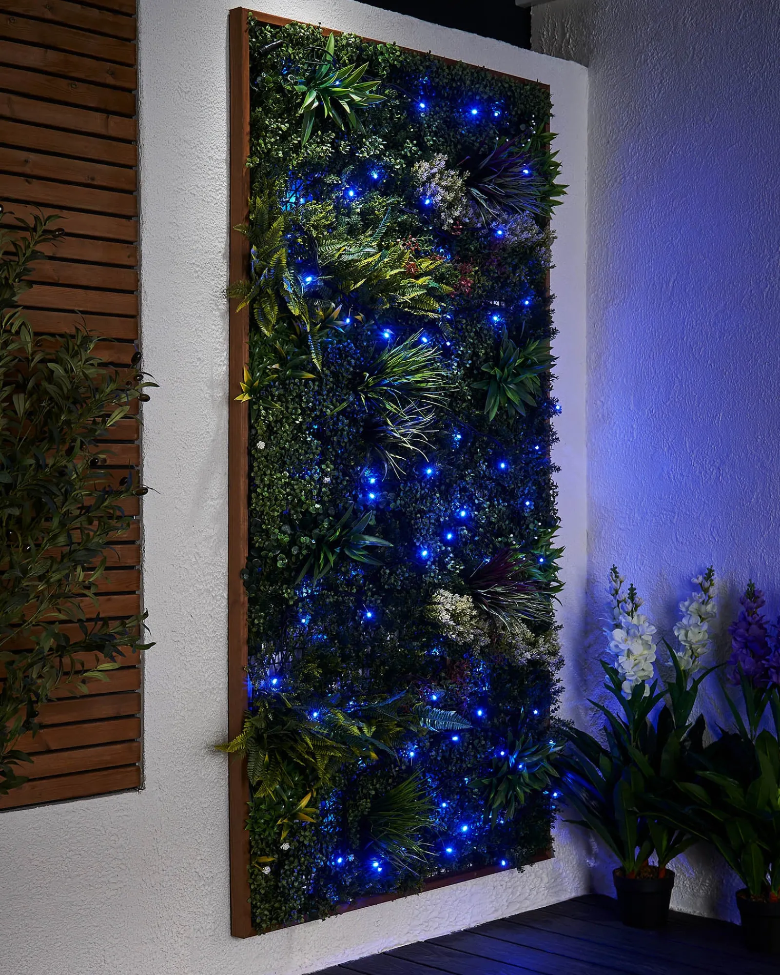 WeRChristmas LINK PRO LED String Lights, Black Cable, Blue