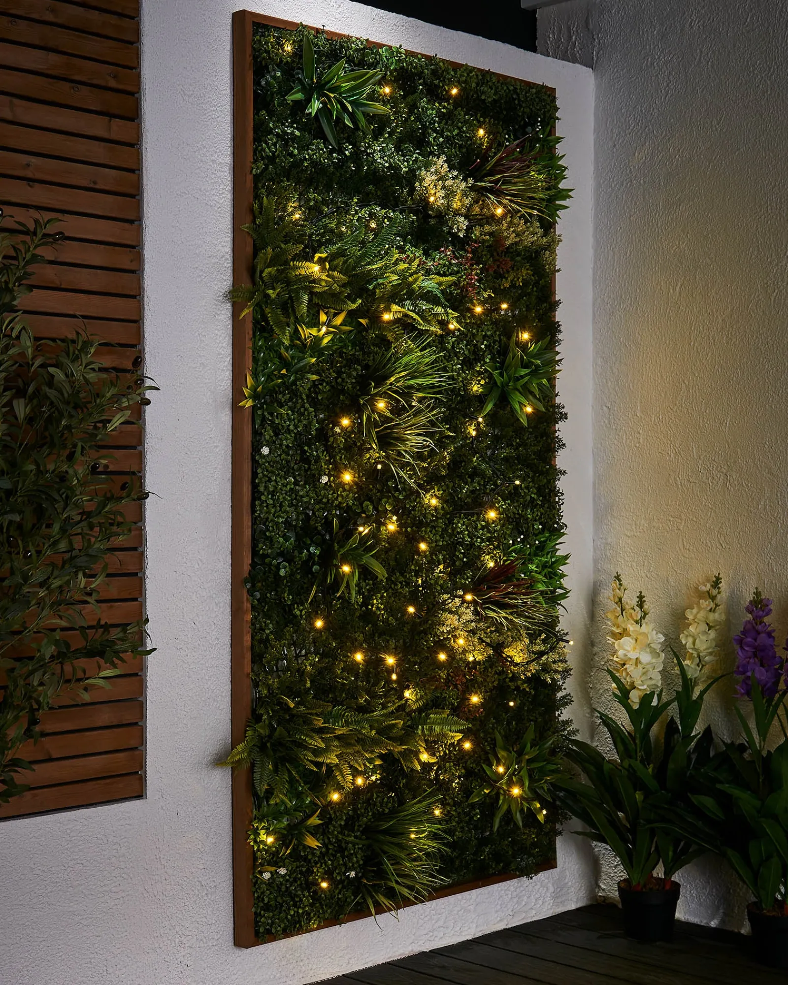 WeRChristmas LINK PRO LED String Lights, Black Cable, Gold