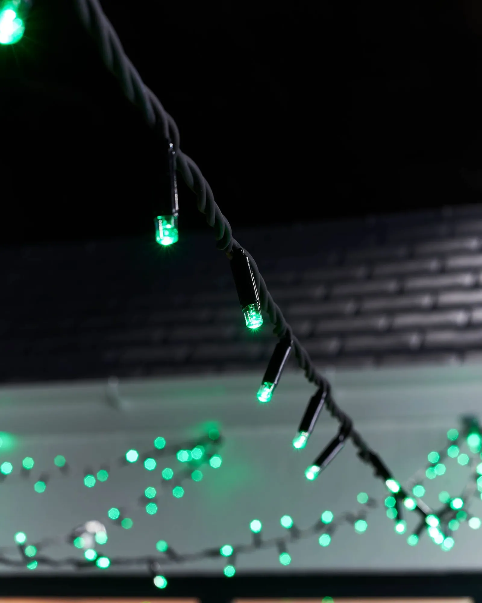 WeRChristmas LINK PRO LED String Lights, Black Cable, Green
