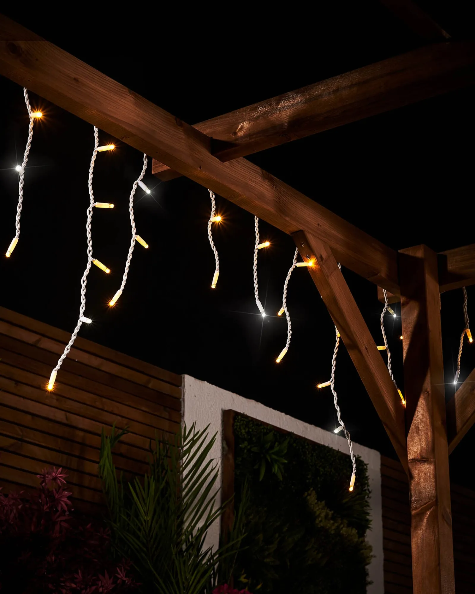 WeRChristmas LINK PRO Twinkling LED Icicle Lights, Warm White / White