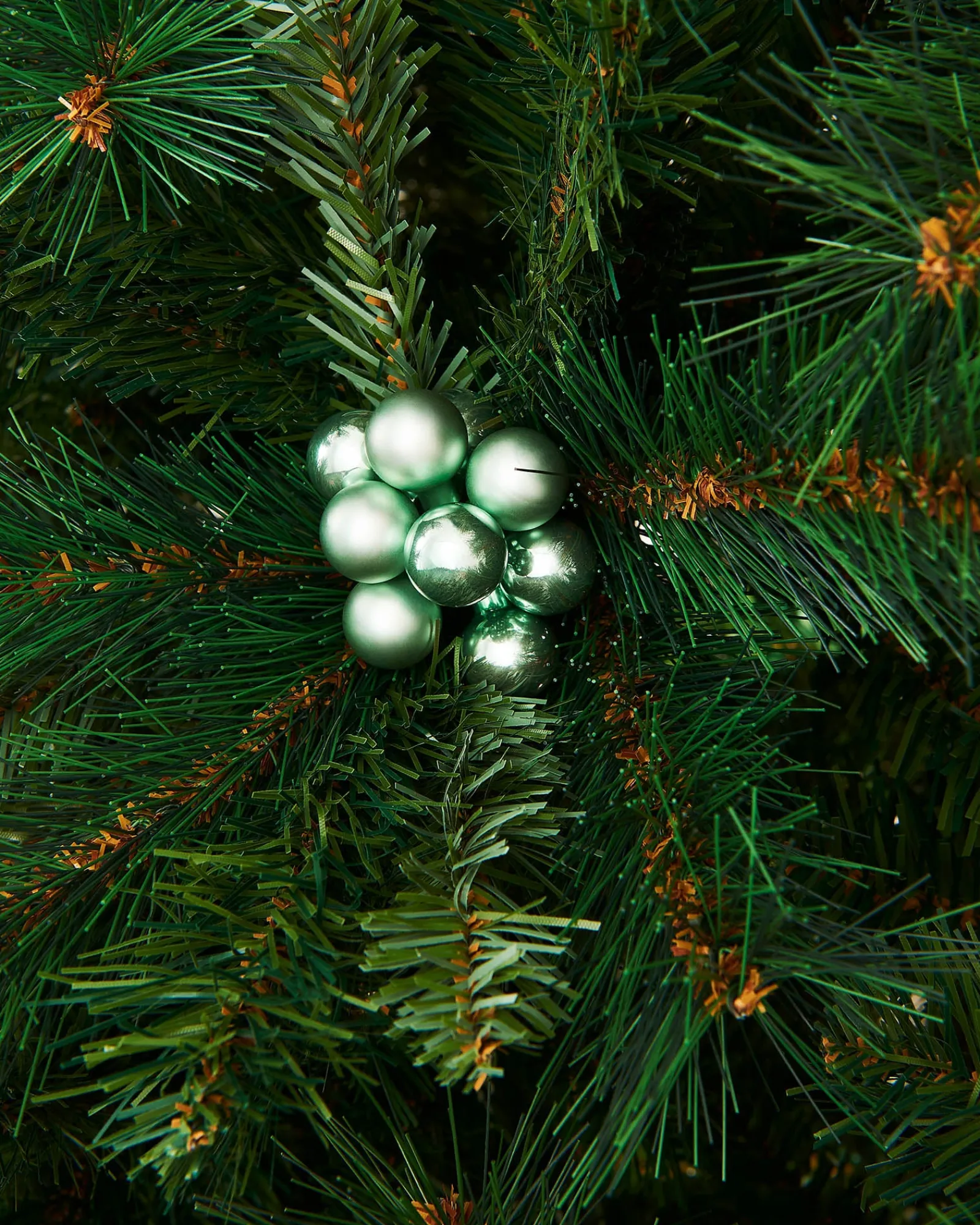 WeRChristmas Mint Green Glass Berry Cluster Baubles, 10 Pack