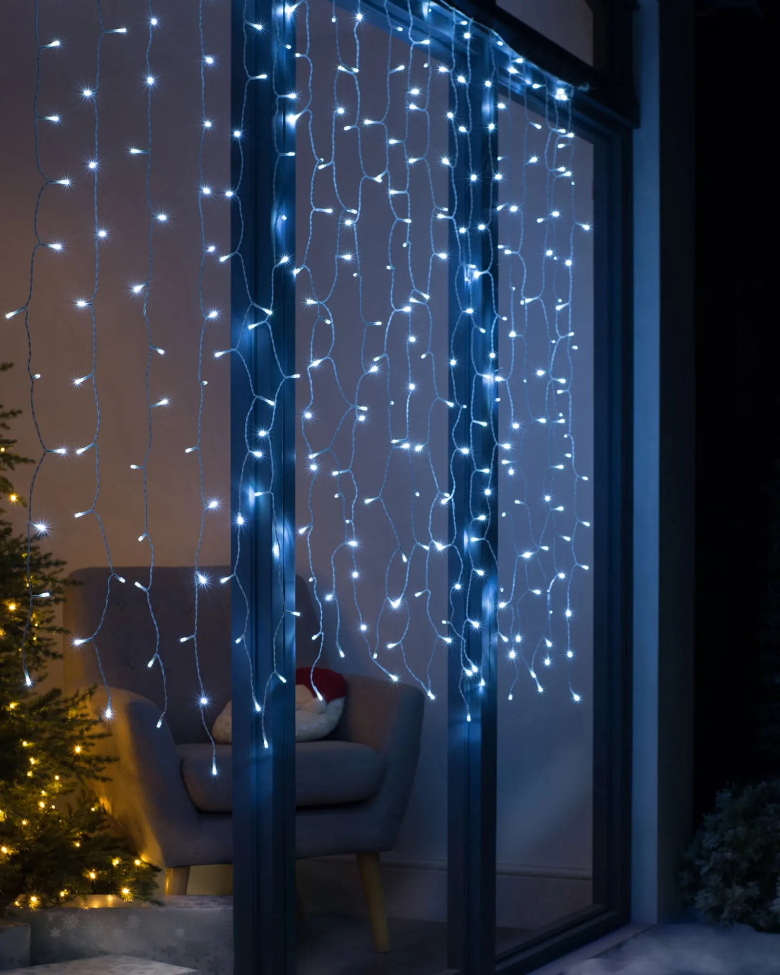 WeRChristmas Multi-Function 300 LED Connectable Curtain Light String, Bright White