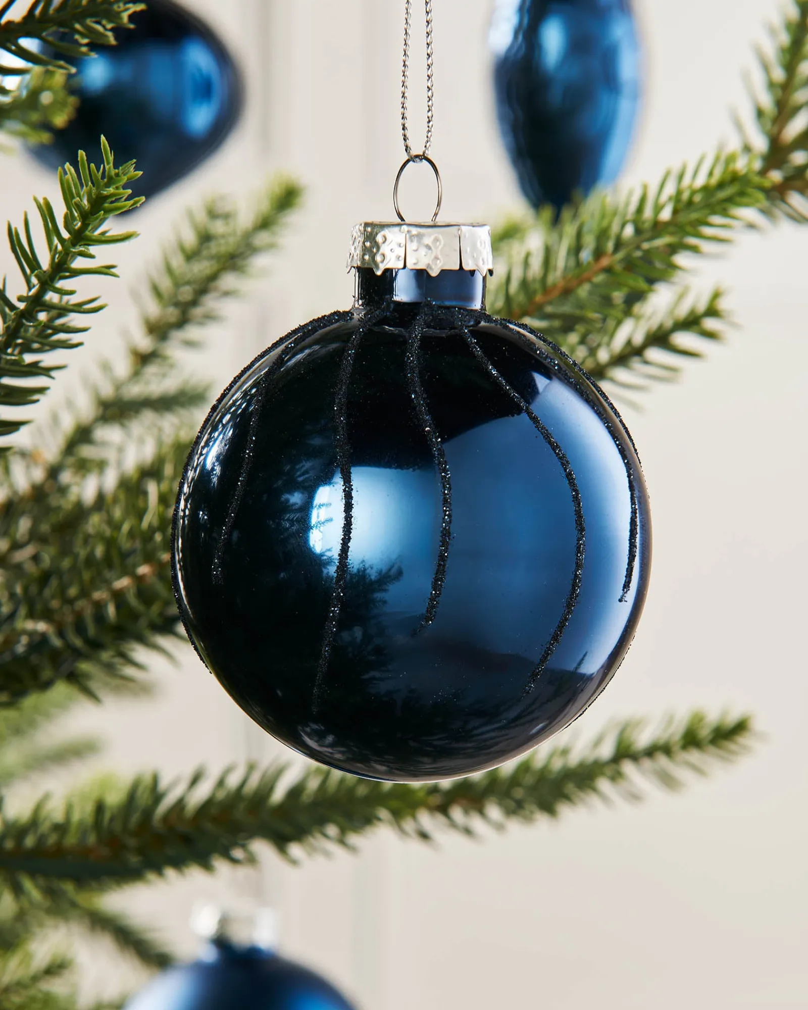 WeRChristmas Navy Blue Glass Baubles, 20 Pack
