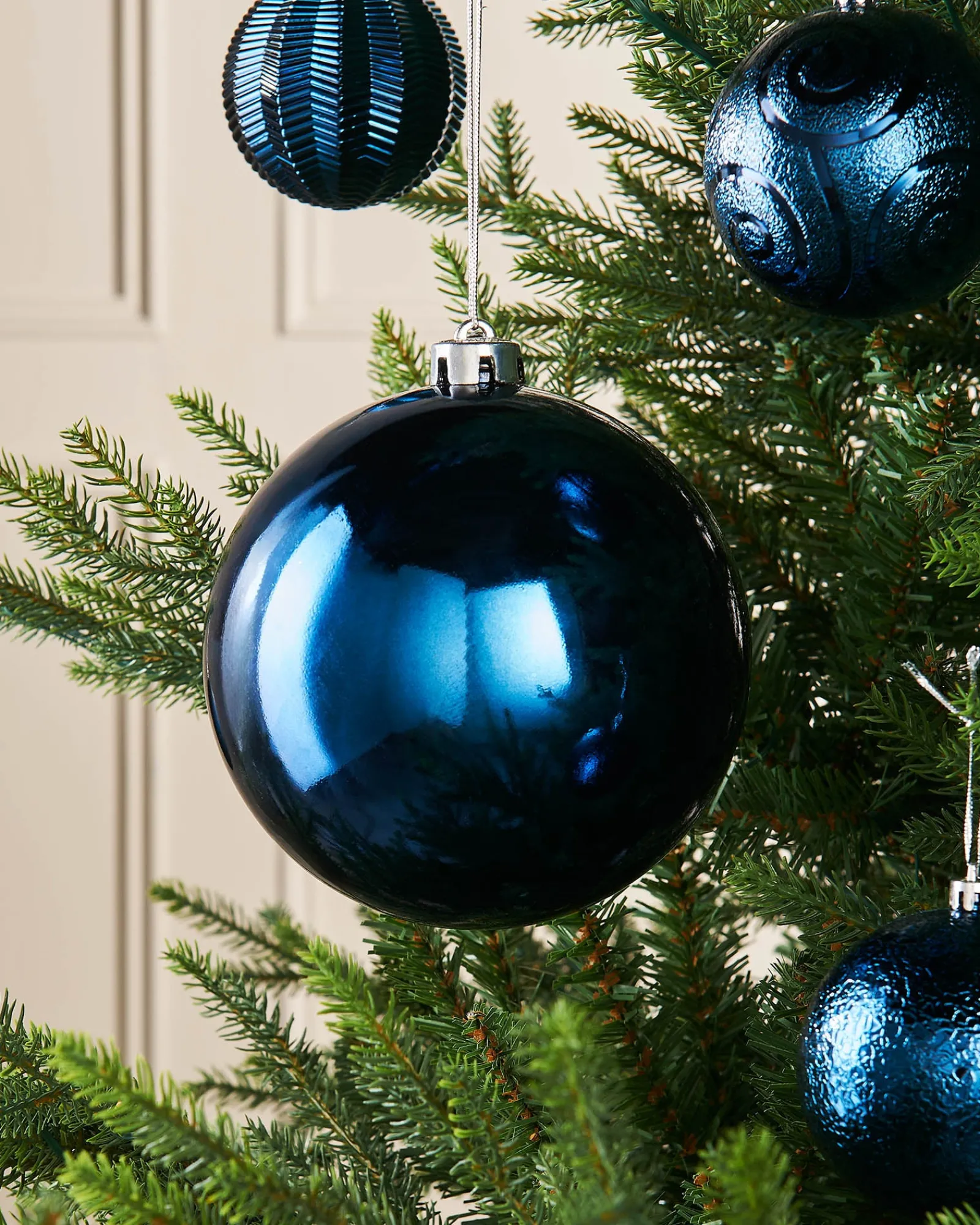WeRChristmas Navy Blue Large Gloss Shatterproof Bauble, 15 Cm