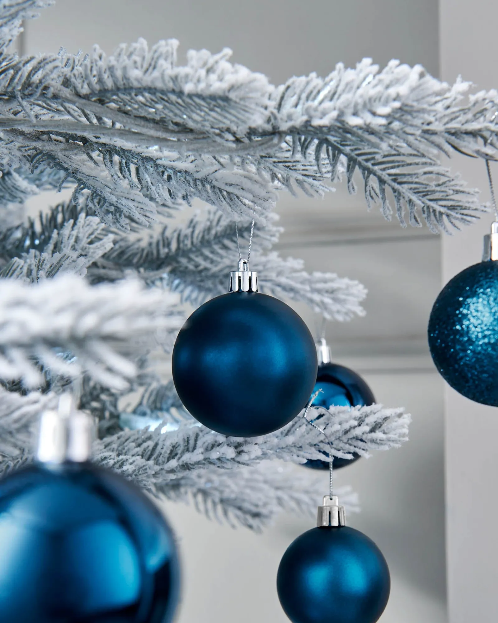 WeRChristmas Navy Blue Shatterproof Bauble, 50 Pack