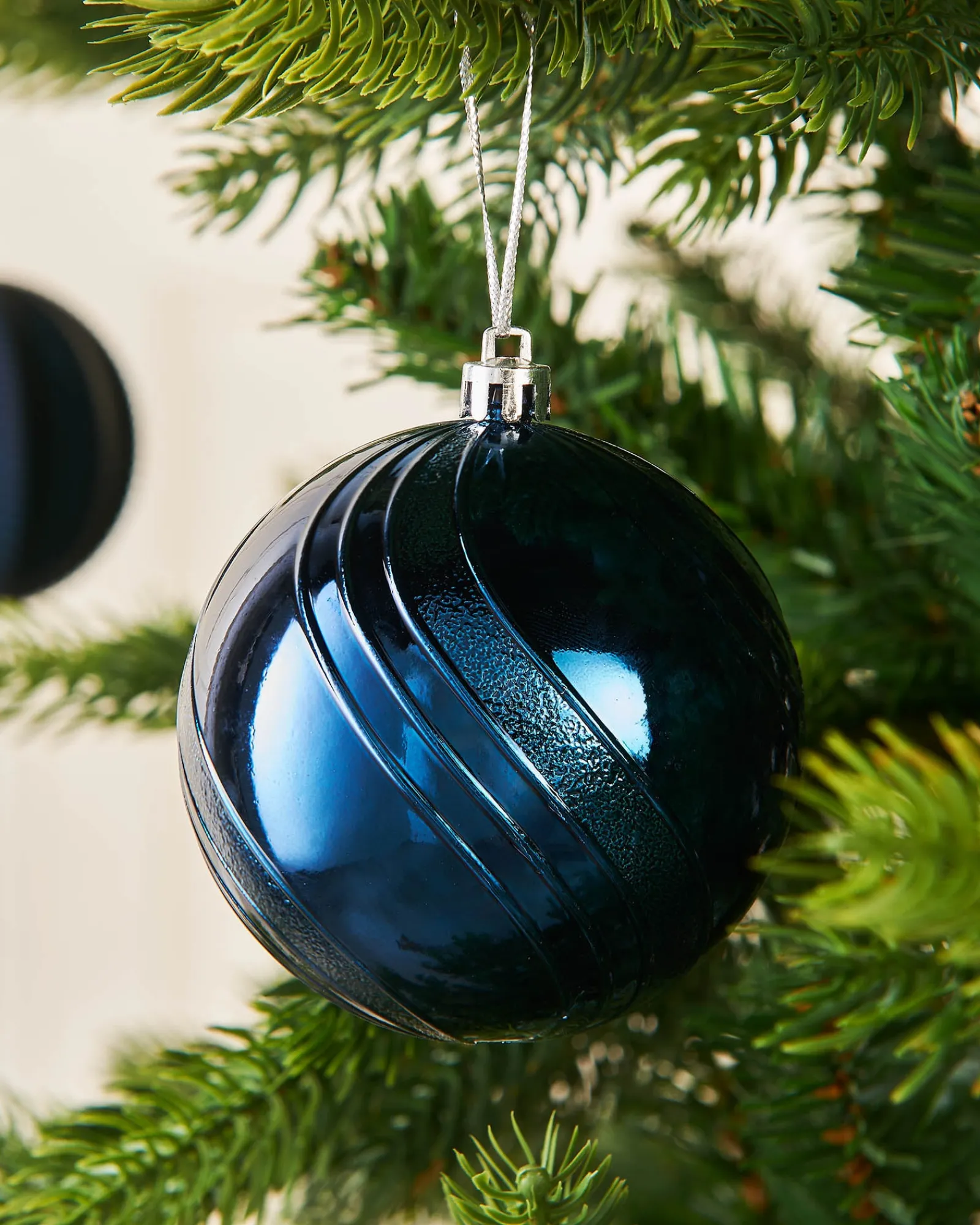 WeRChristmas Navy Blue Shatterproof Baubles, 16 Pack, 8 Cm