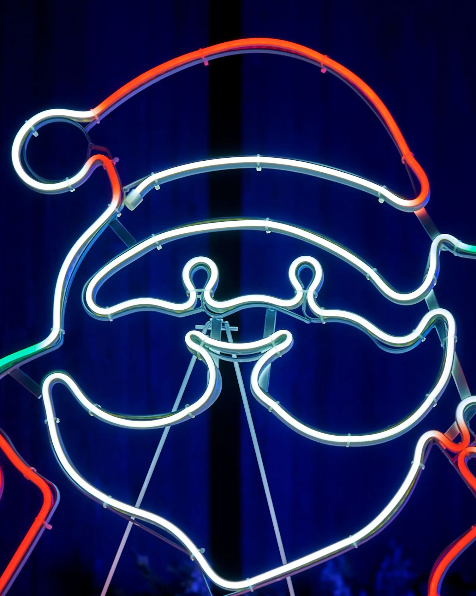 WeRChristmas Neon Santa Rope Light Silhouette, 71 Cm
