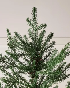 WeRChristmas Northern Fir Christmas Tree, 7 Ft