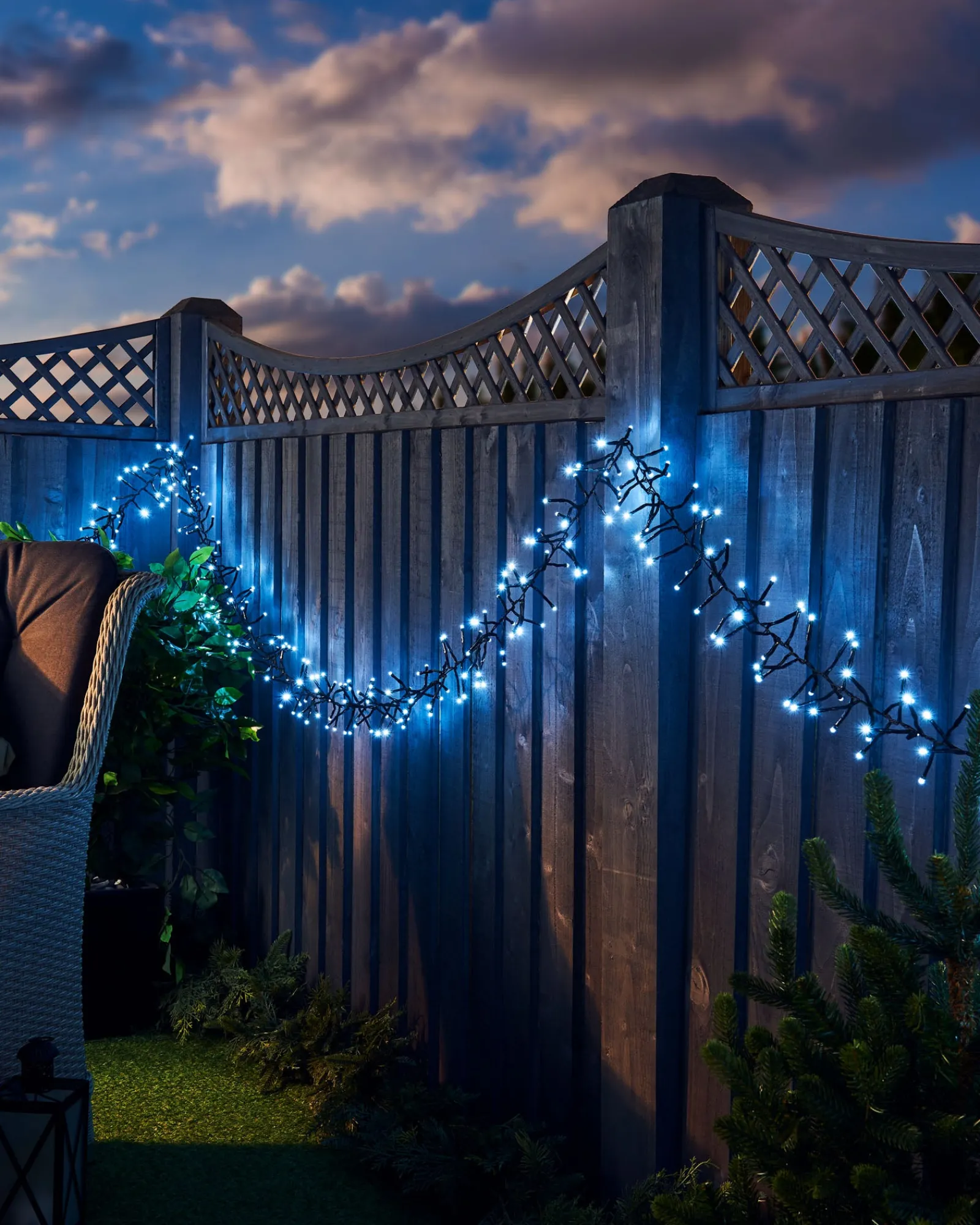 WeRChristmas Outdoor Cluster Multi-Function 500 LED Light String, Ice White