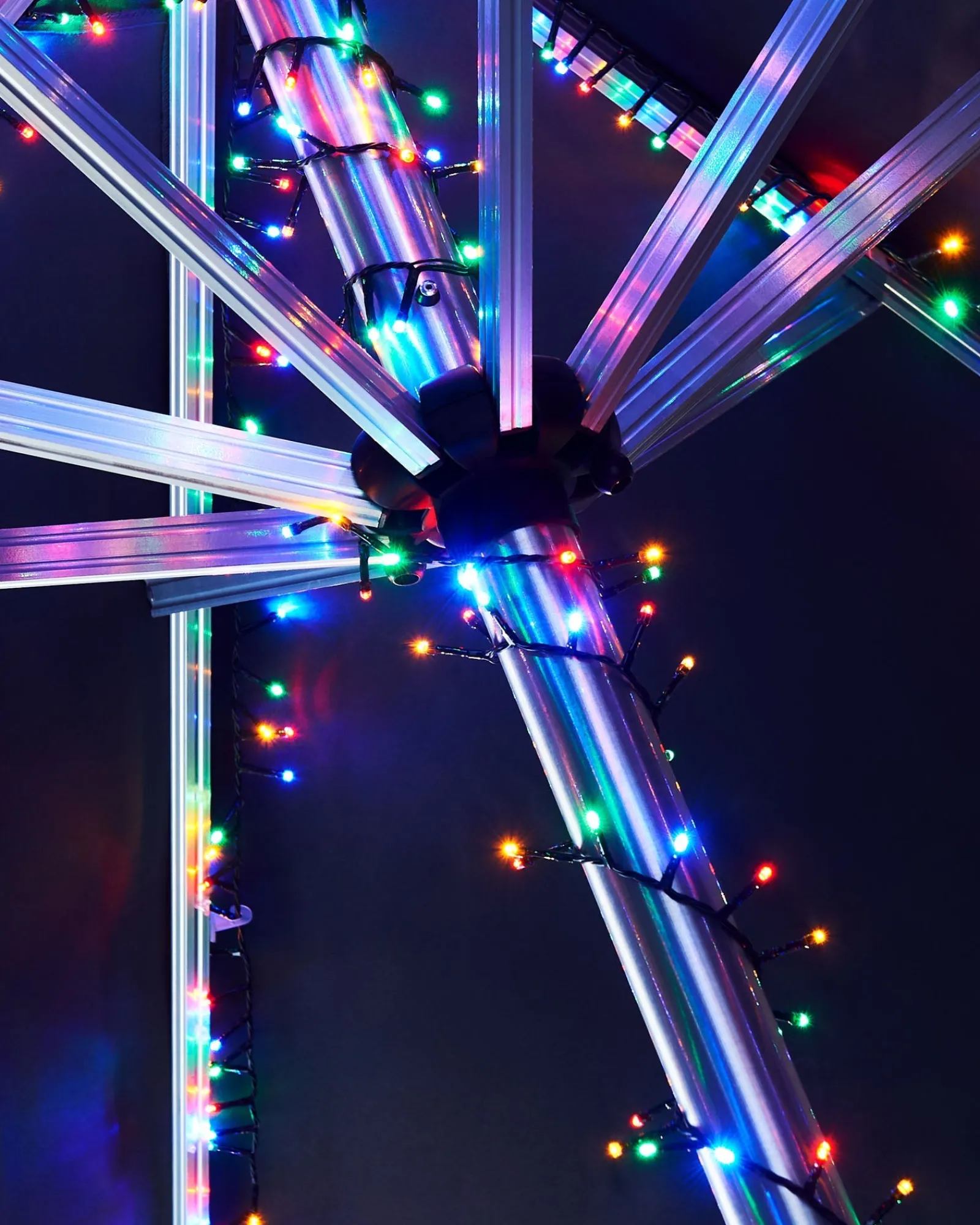 WeRChristmas Outdoor Multi-Function 960 LED Light String, Multi Colour