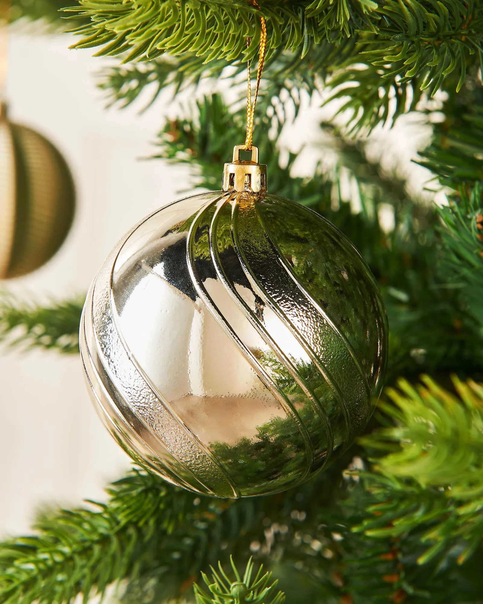 WeRChristmas Pale Gold Shatterproof Baubles, 16 Pack, 8 Cm