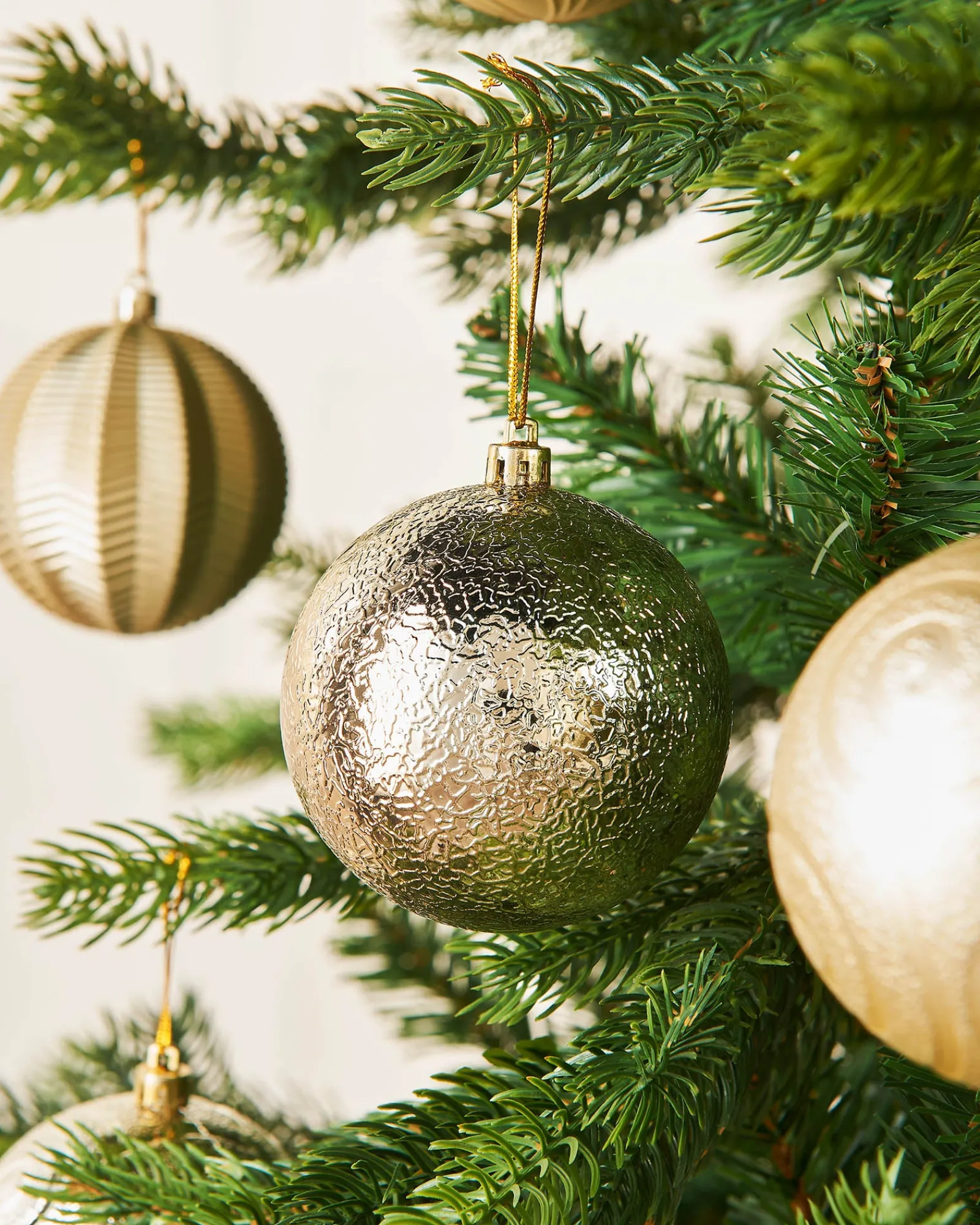 WeRChristmas Pale Gold Shatterproof Baubles, 16 Pack, 8 Cm