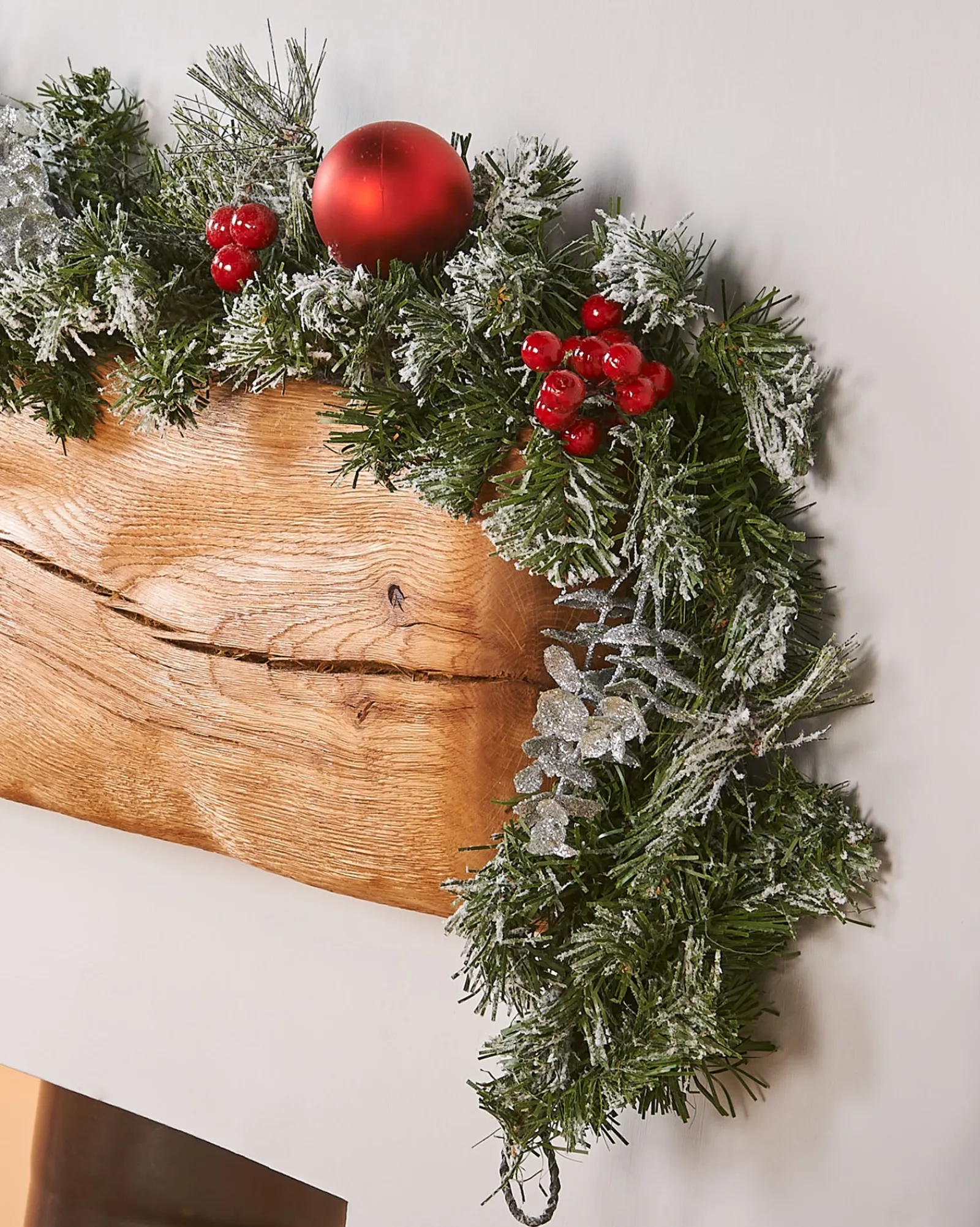 WeRChristmas Pre-Decorated Frosted Garland, 6 Ft