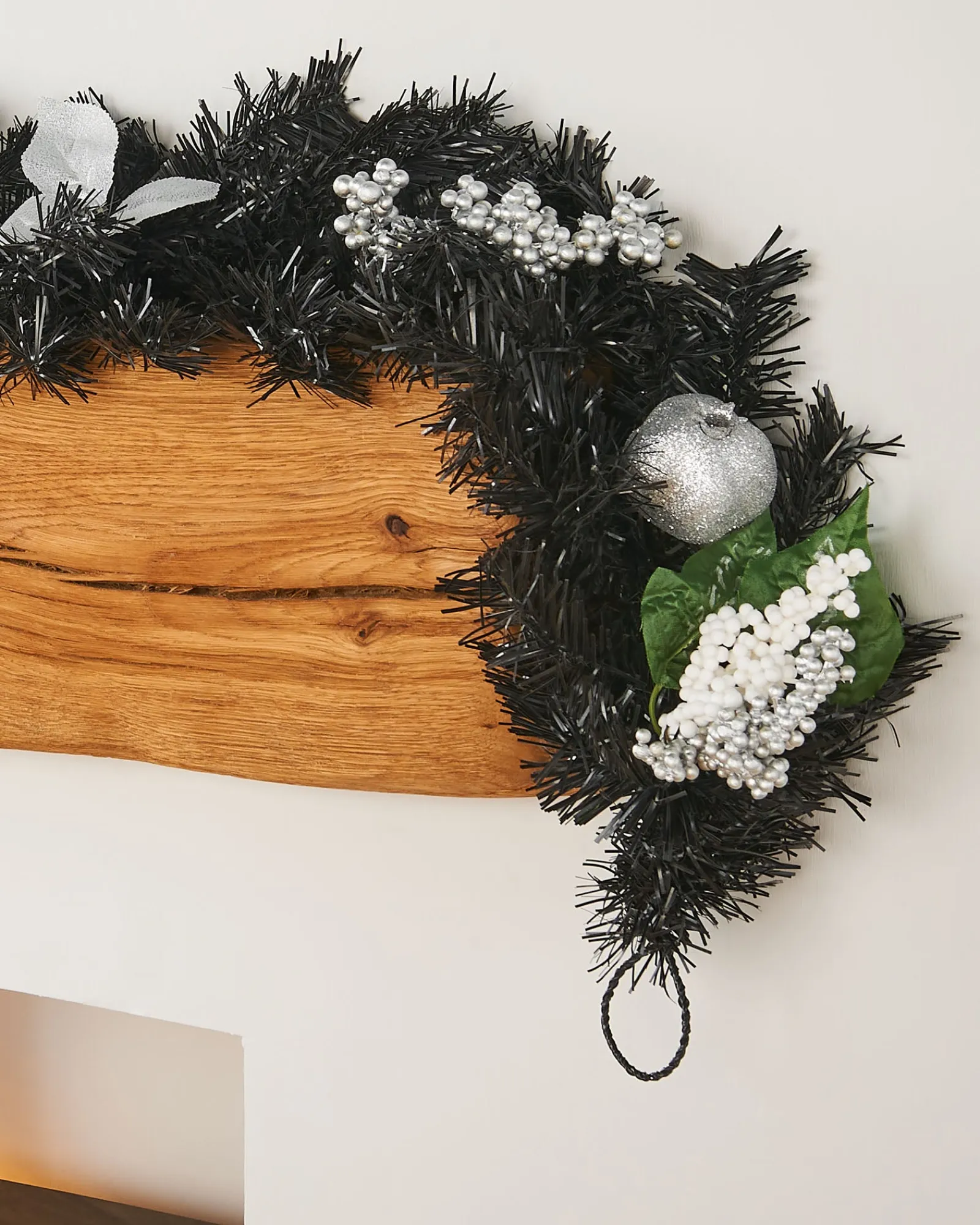 WeRChristmas Pre-Decorated Garland, Black/Silver, 6 Ft