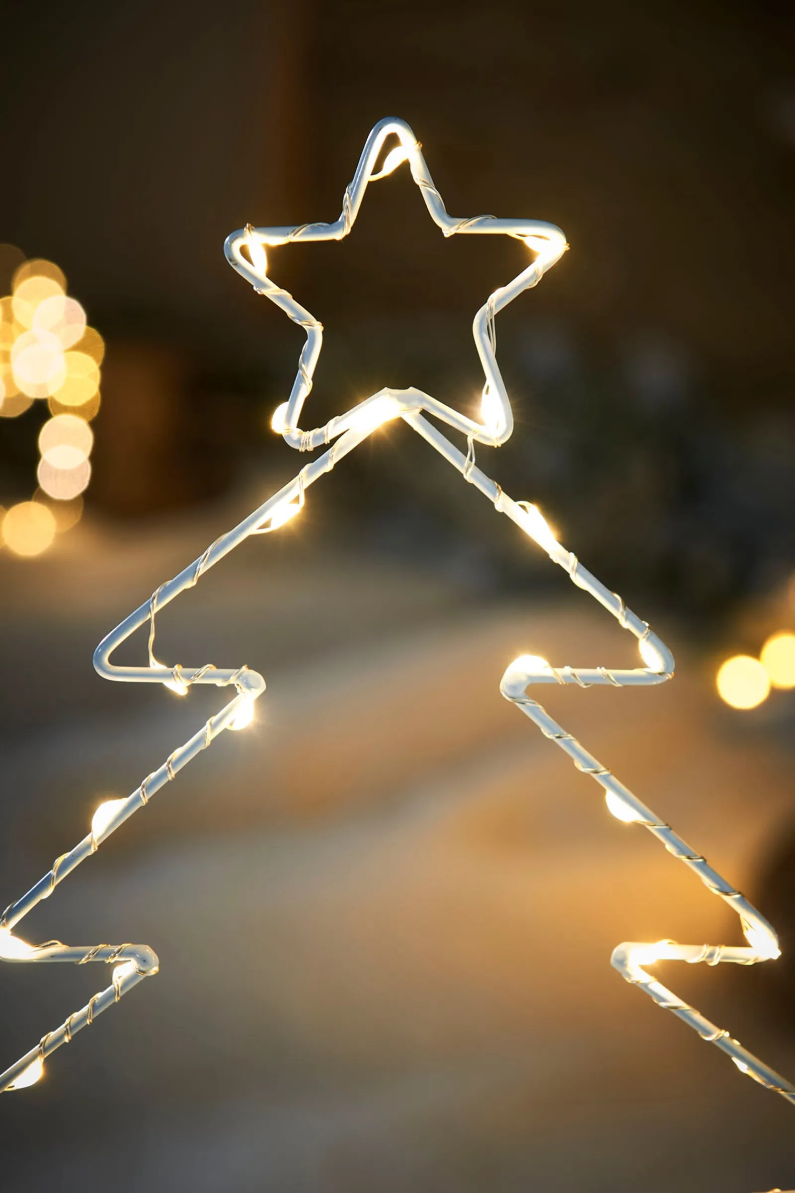 WeRChristmas Pre-Lit Christmas Tree Pathway Stake Light, 60 Cm