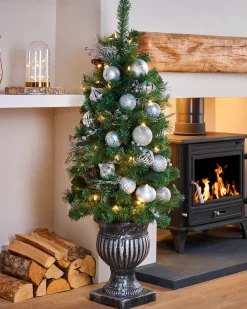 WeRChristmas Pre-Lit Decorated Christmas Tree, 4 Ft