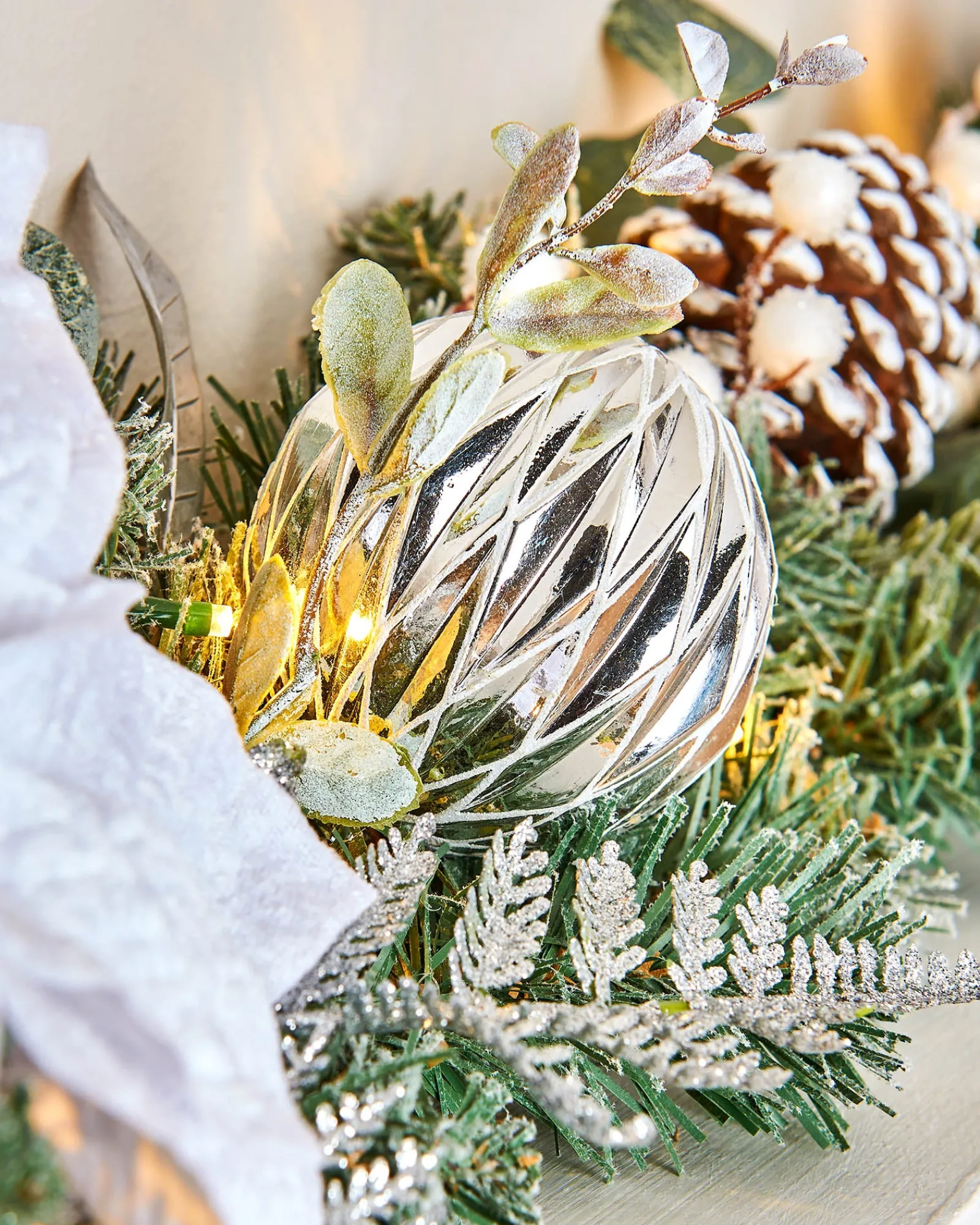 WeRChristmas Pre-Lit Decorated Frosted Garland, White/Silver, 9 Ft