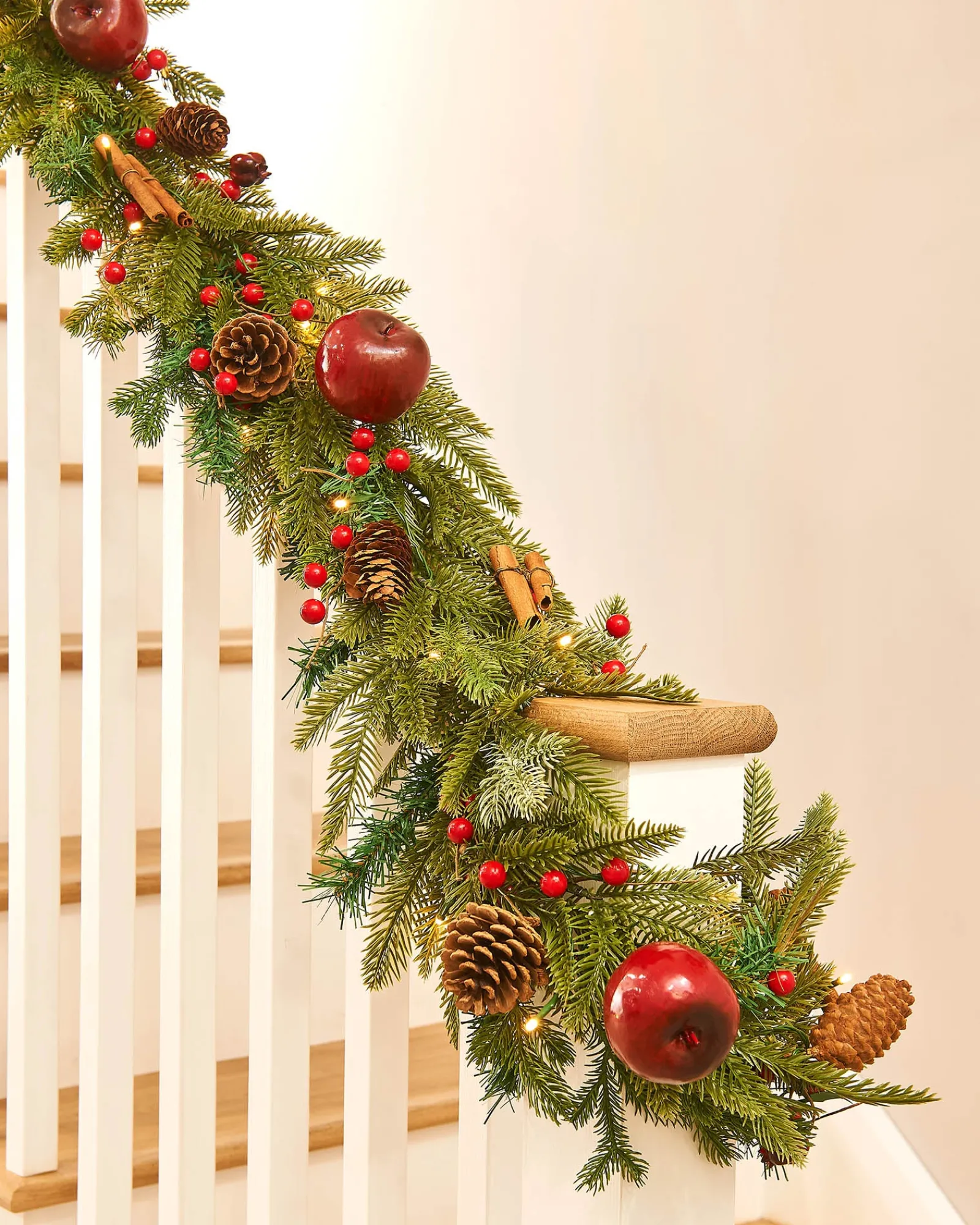 WeRChristmas Pre-Lit Decorated Garland, Apples & Cinnamon Sticks, 9 Ft