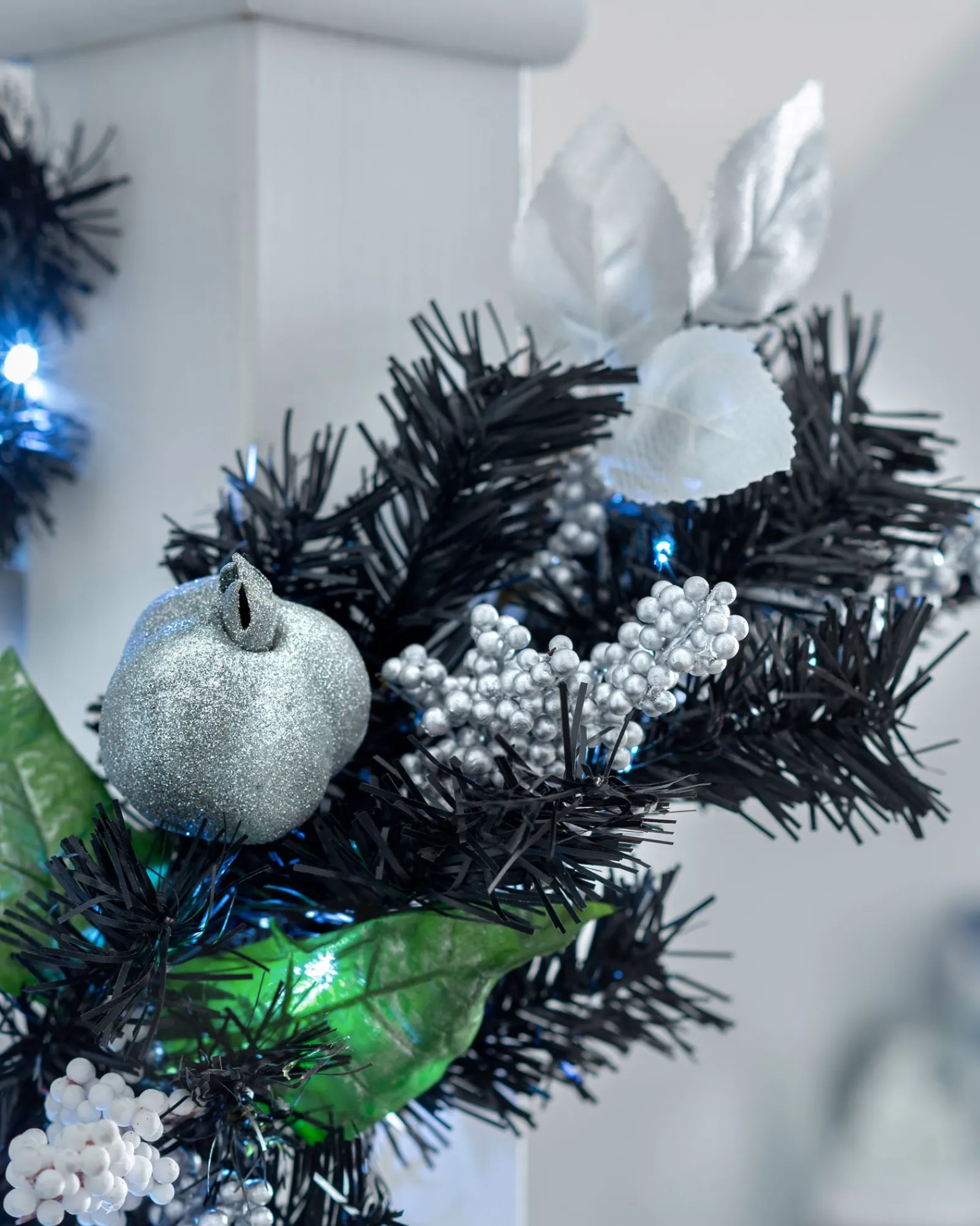 WeRChristmas Pre-Lit Decorated Garland, Black/Silver, 9 Ft