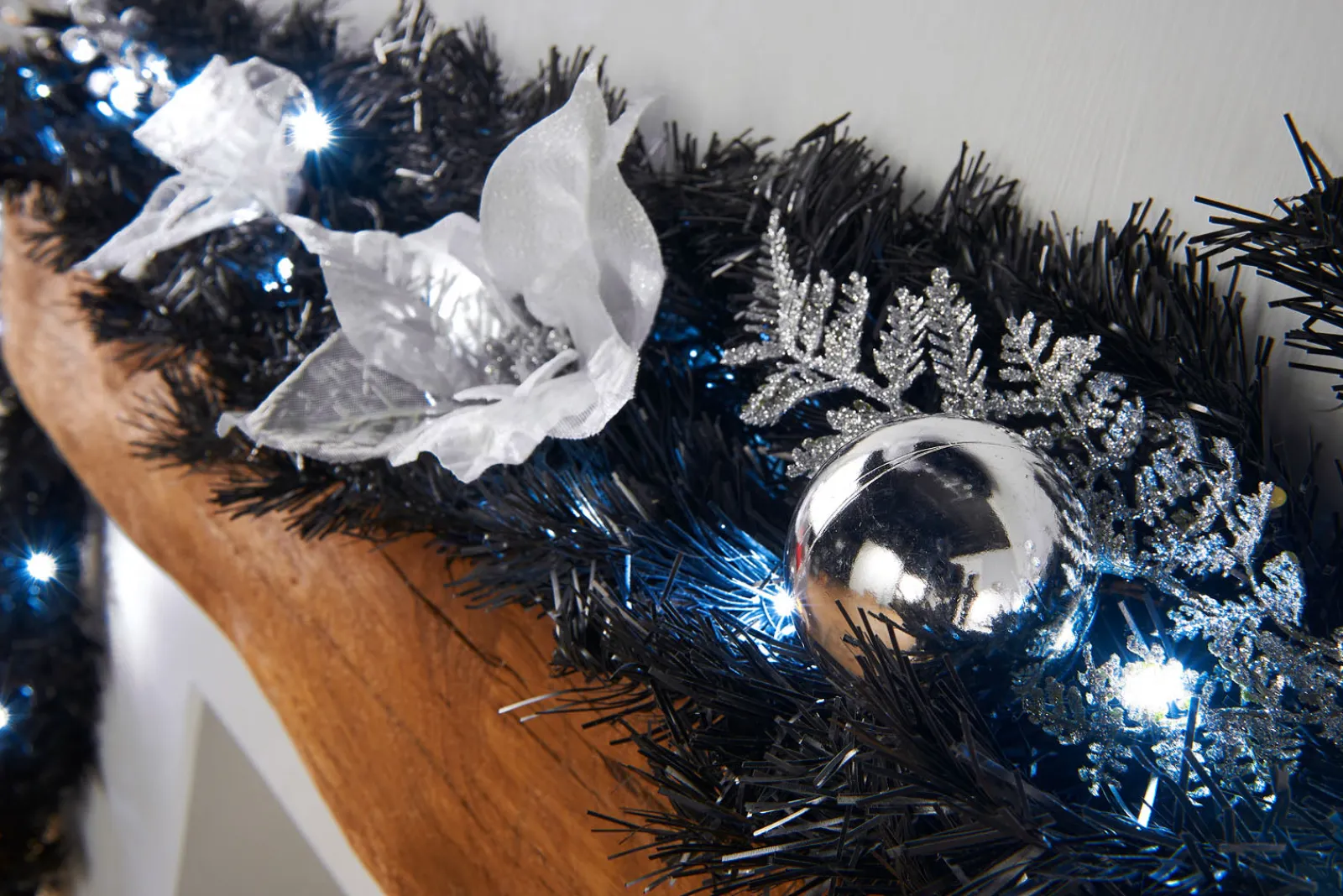 WeRChristmas Pre-Lit Decorated Garland, Black/Silver, 9 Ft