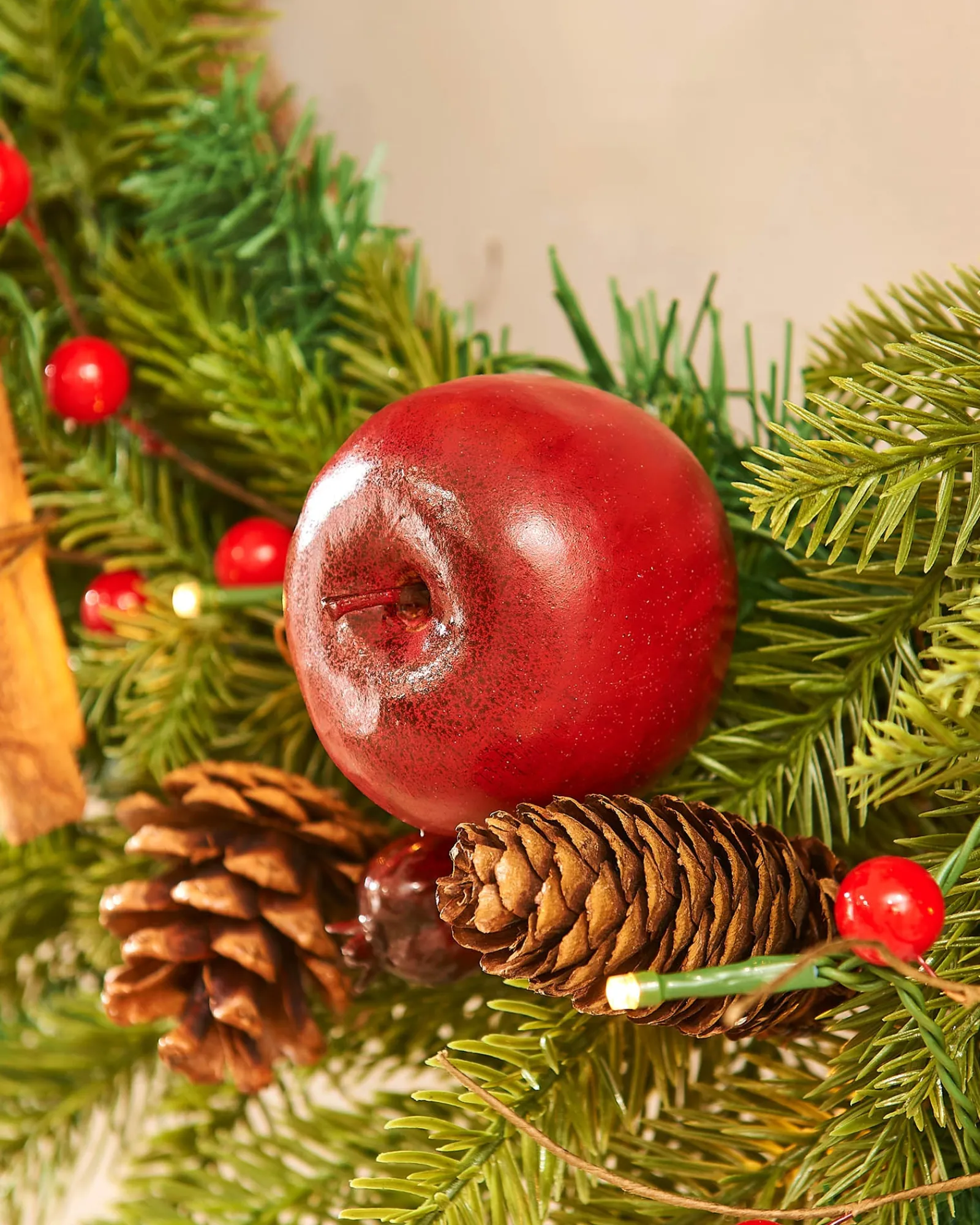 WeRChristmas Pre-Lit Decorated Wreath, Apples & Cinnamon Sticks, 76 Cm